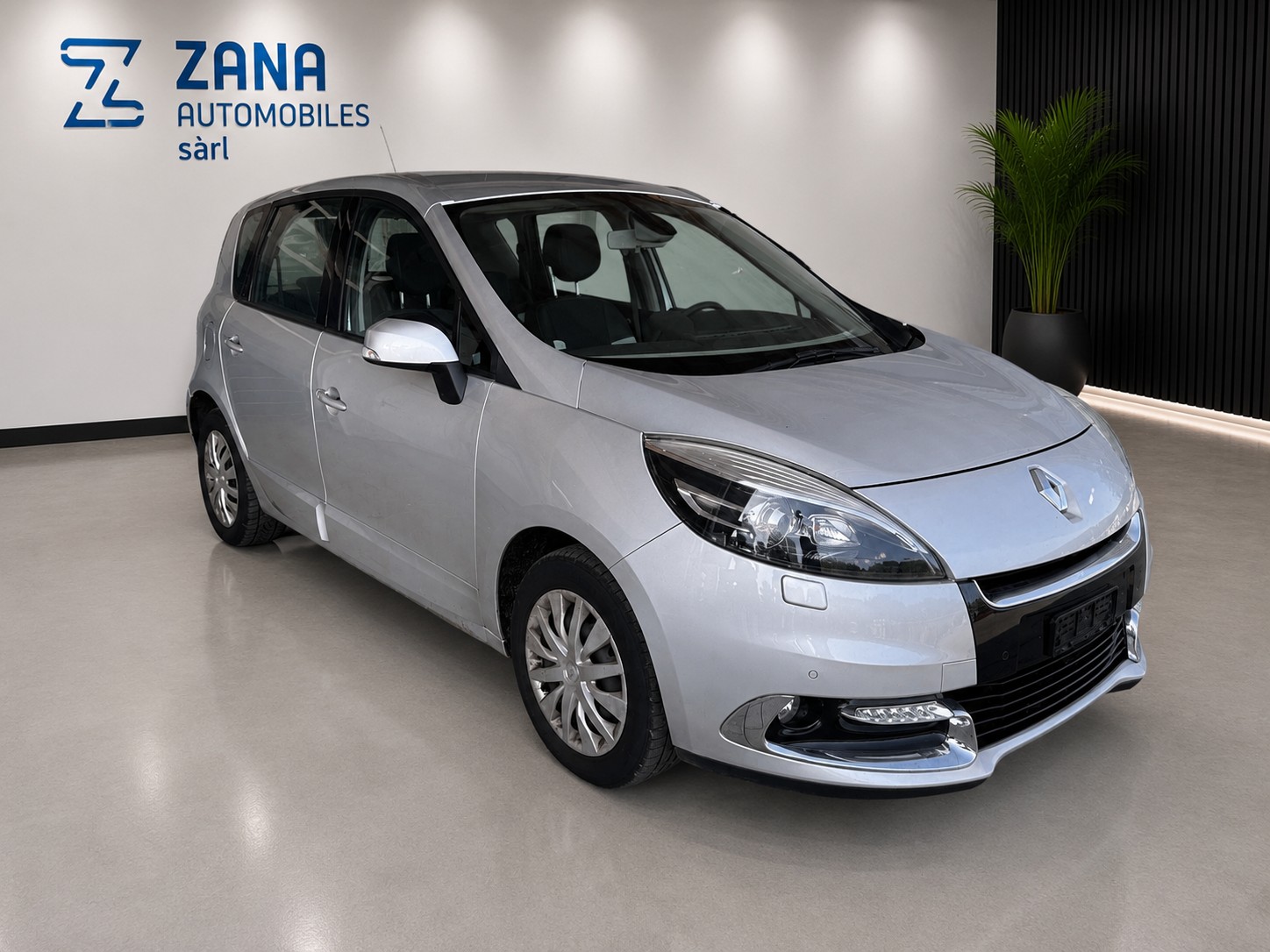 RENAULT Scénic 2.0 16V Bose X-Tronic CVT-image-6