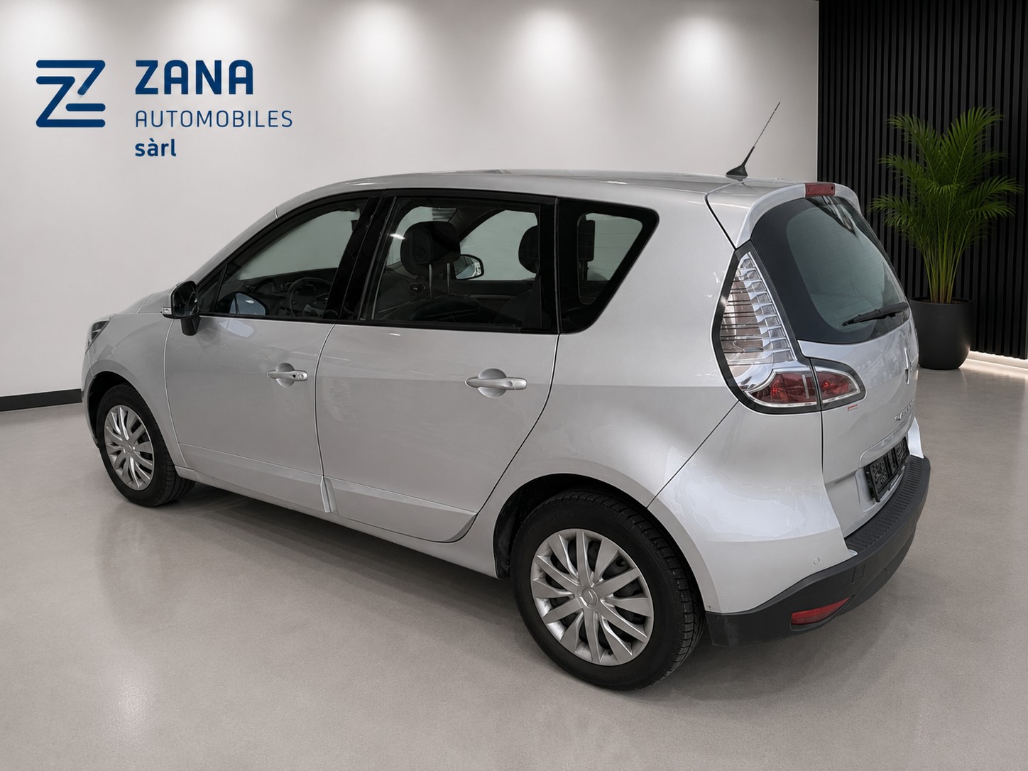 RENAULT Scénic 2.0 16V Bose X-Tronic CVT-image-3