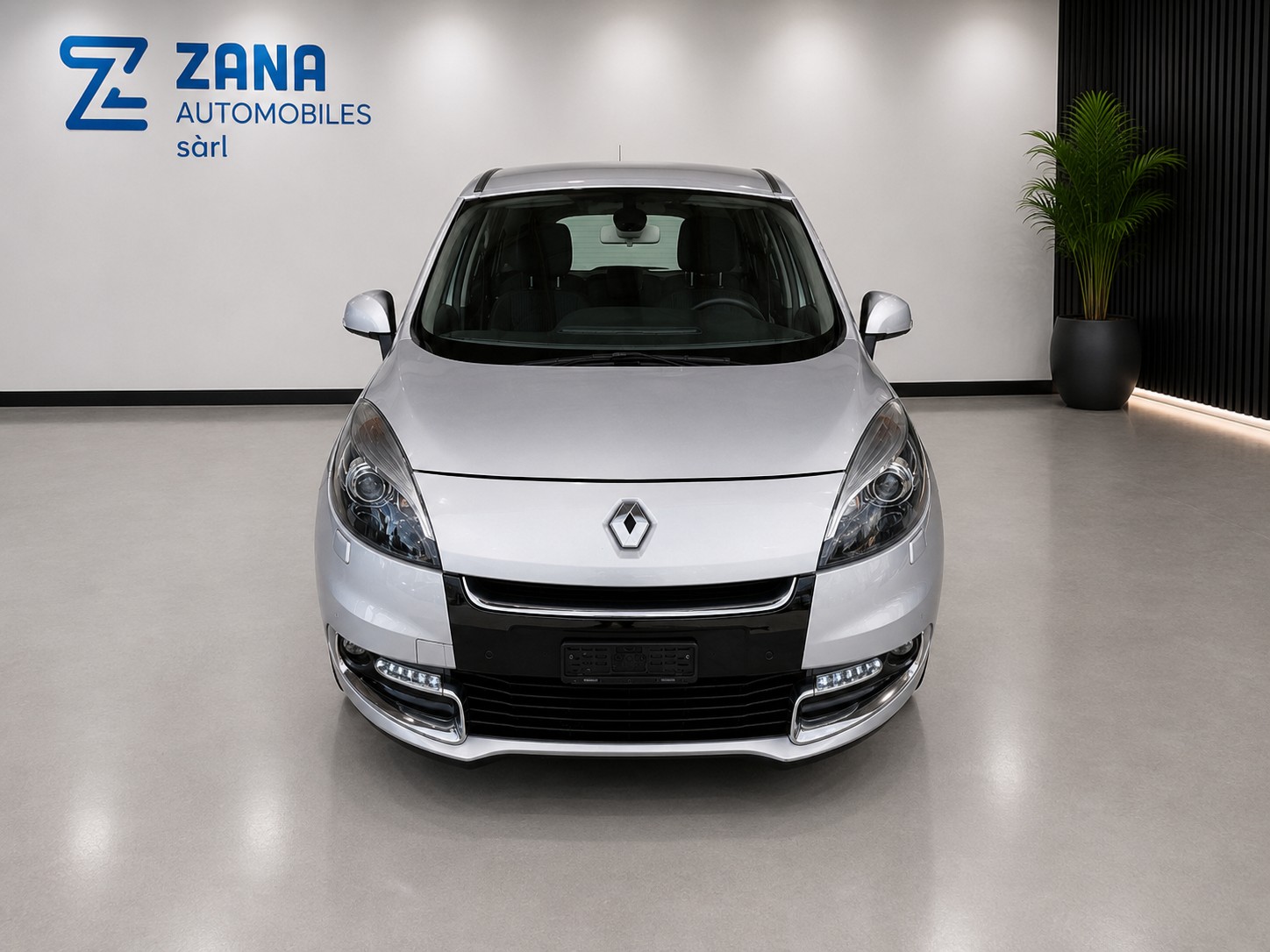 RENAULT Scénic 2.0 16V Bose X-Tronic CVT-image-0