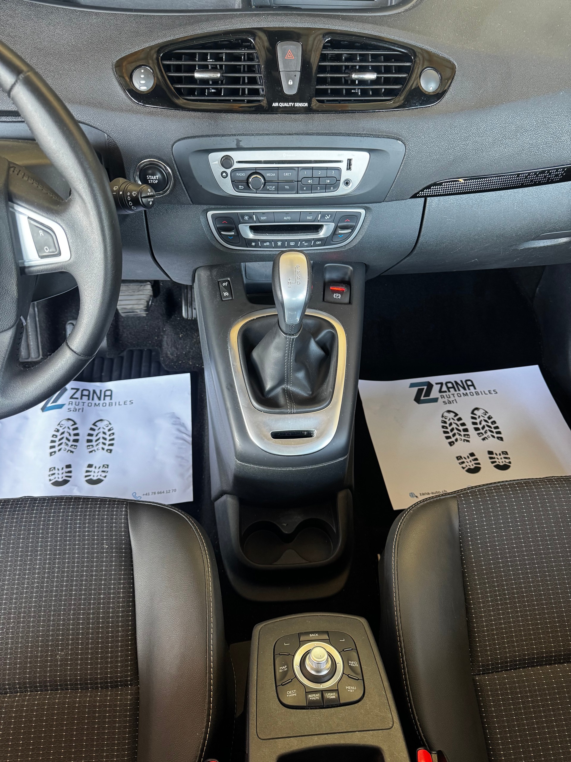 RENAULT Scénic 2.0 16V Bose X-Tronic CVT-image-12