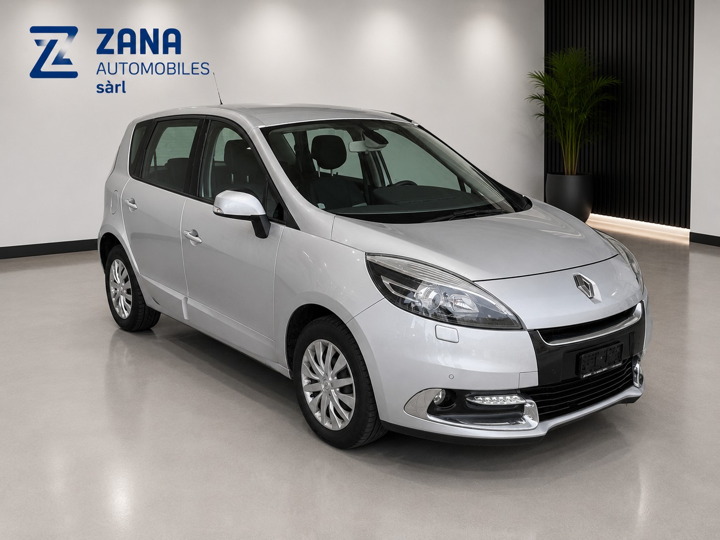 RENAULT Scénic 2.0 16V Bose X-Tronic CVT-image-1