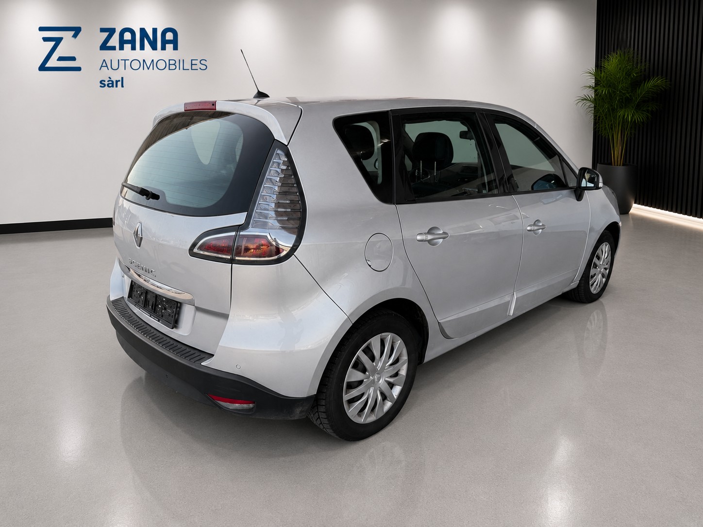 RENAULT Scénic 2.0 16V Bose X-Tronic CVT-image-2