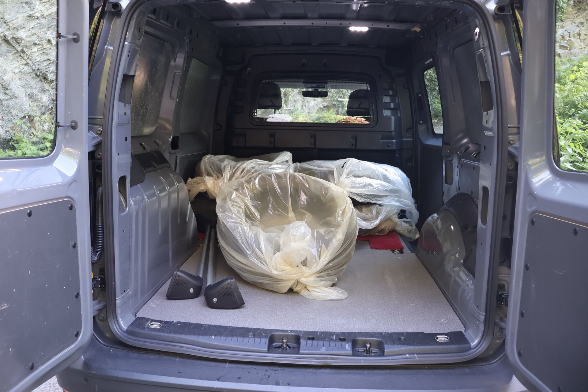 VW Caddy Cargo 2.0TDI Maxi 4Motion-image-12