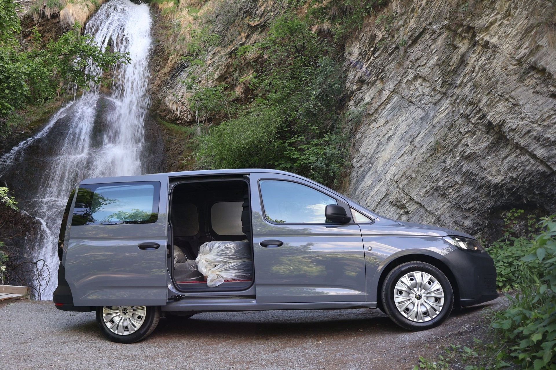 VW Caddy Cargo 2.0TDI Maxi 4Motion-image-7