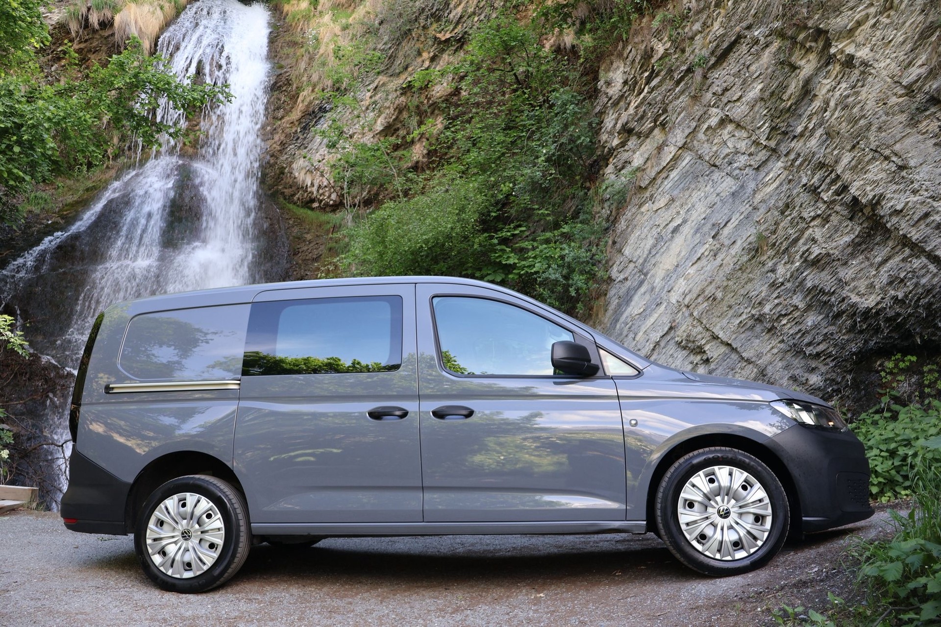 VW Caddy Cargo 2.0TDI Maxi 4Motion-image-6