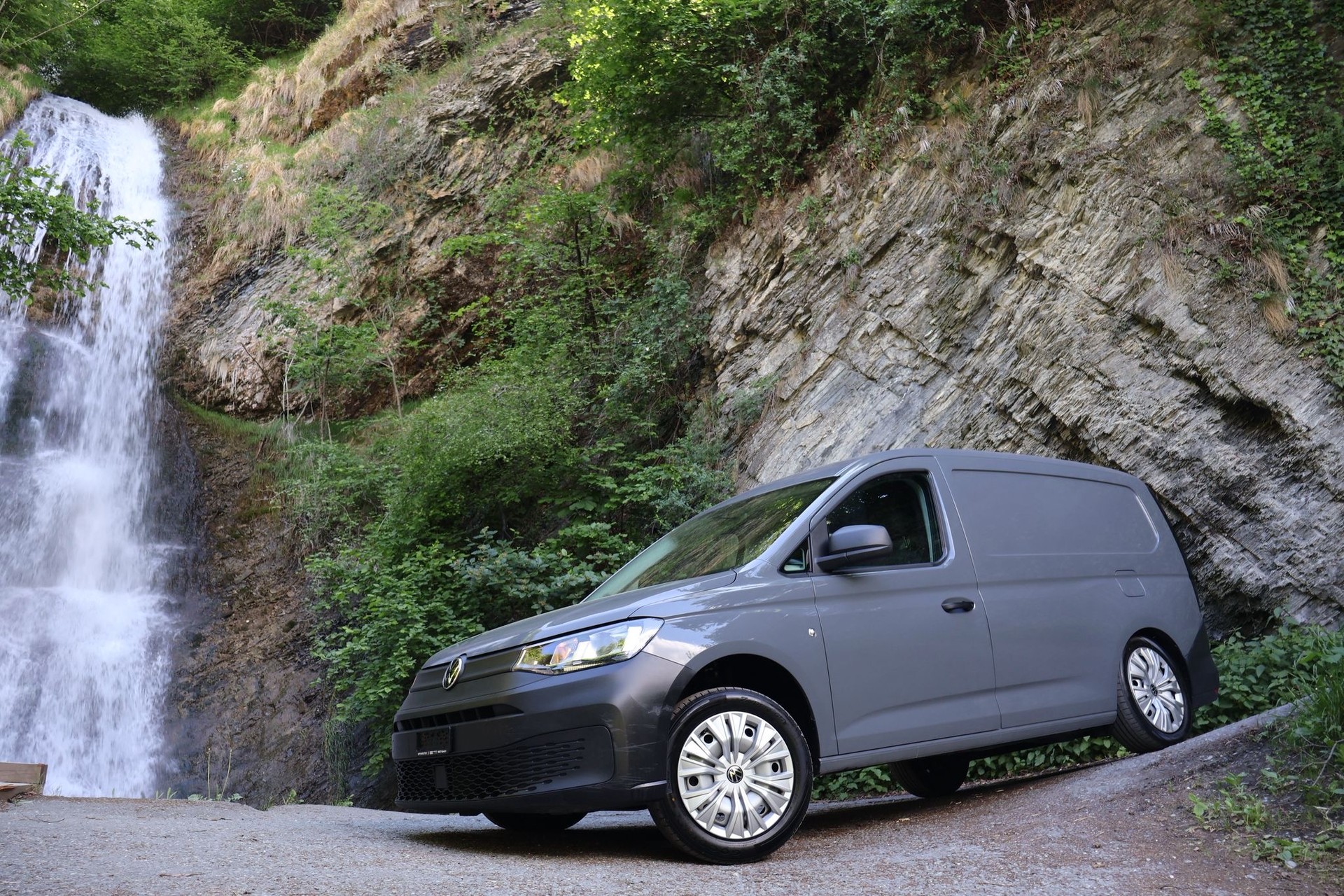 VW Caddy Cargo 2.0TDI Maxi 4Motion-image-0