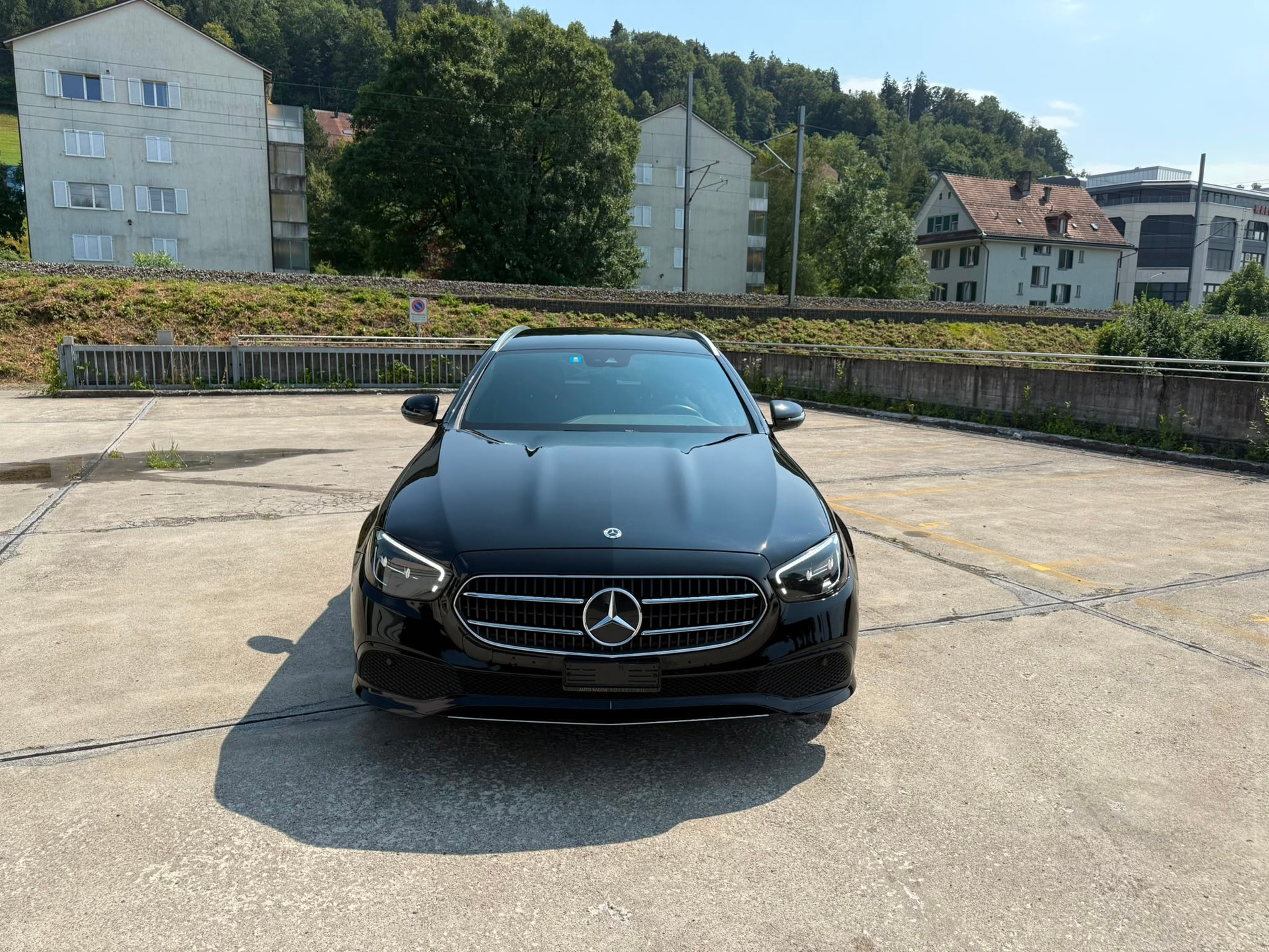 MERCEDES-BENZ E 200 d T 9G-Tronic-image-0