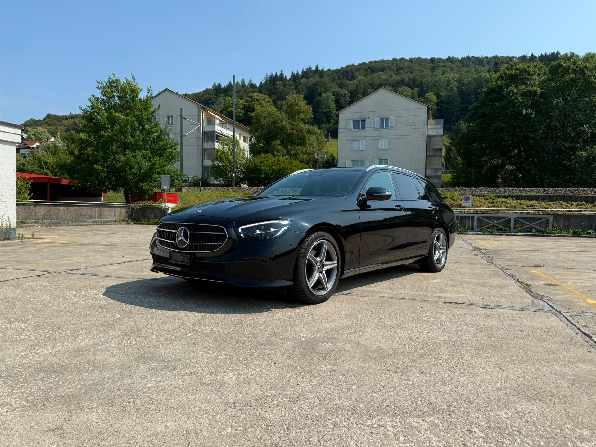 MERCEDES-BENZ E 200 d T 9G-Tronic-image-3