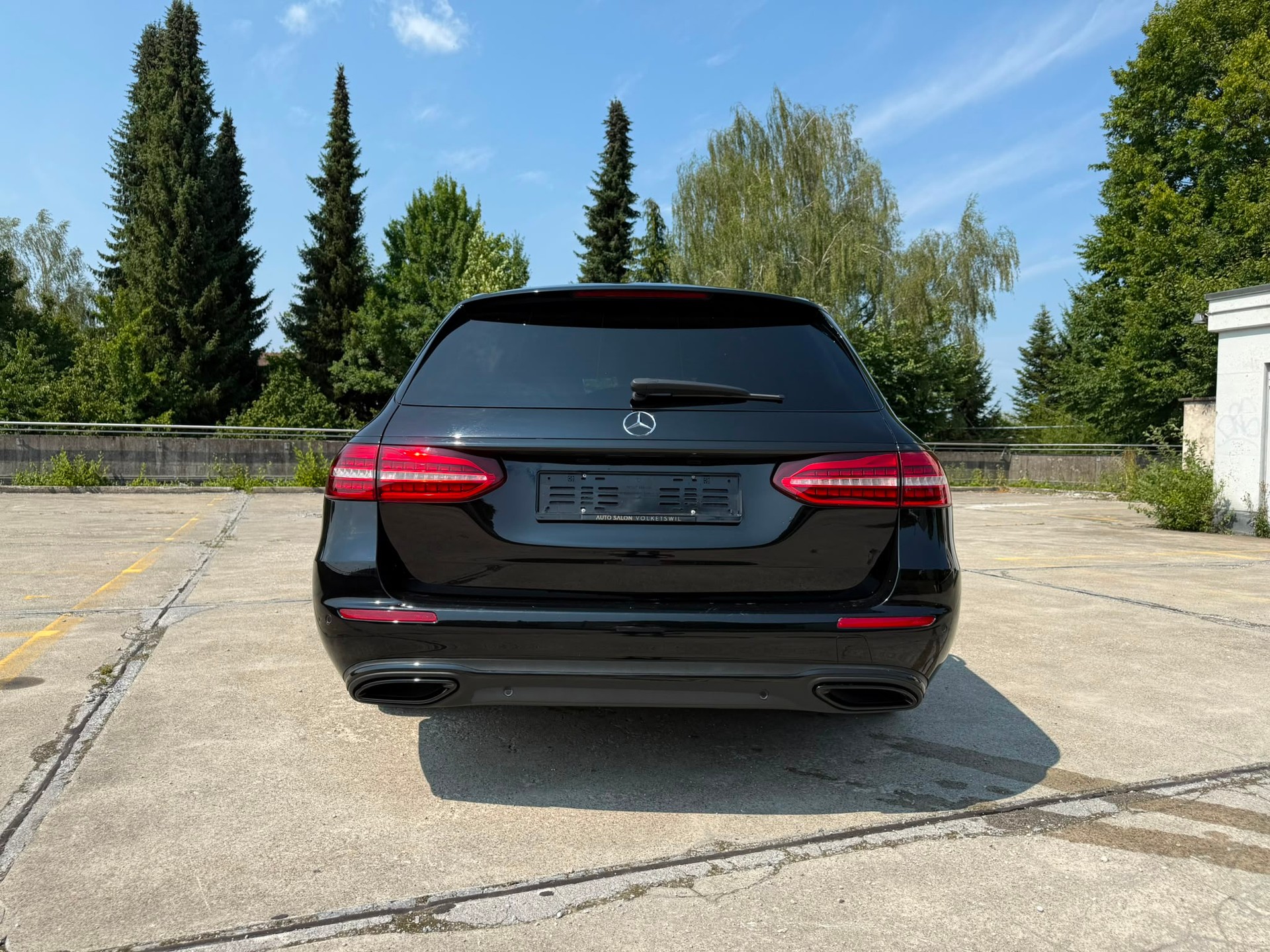 MERCEDES-BENZ E 200 d T 9G-Tronic-image-6