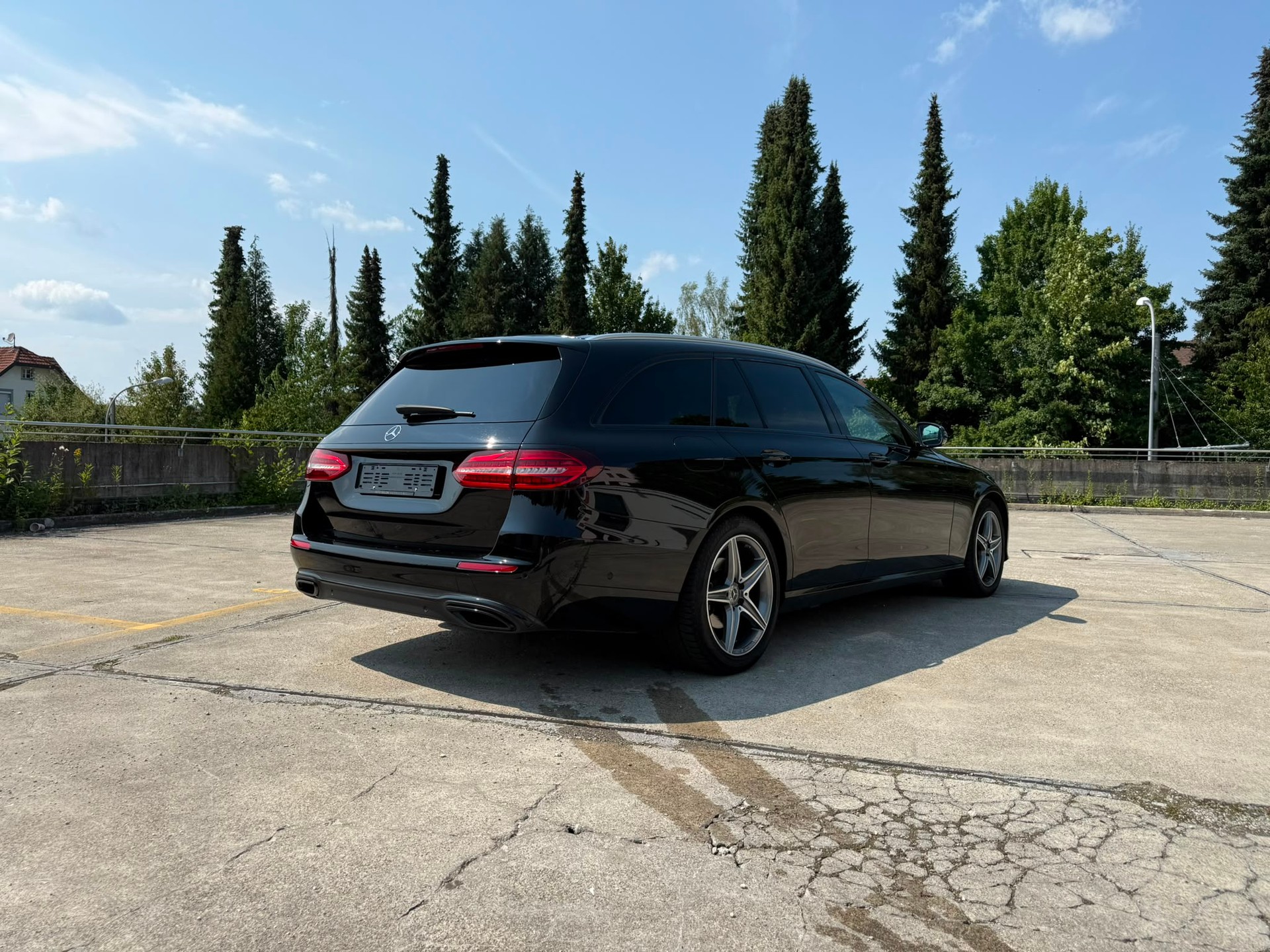 MERCEDES-BENZ E 200 d T 9G-Tronic-image-7