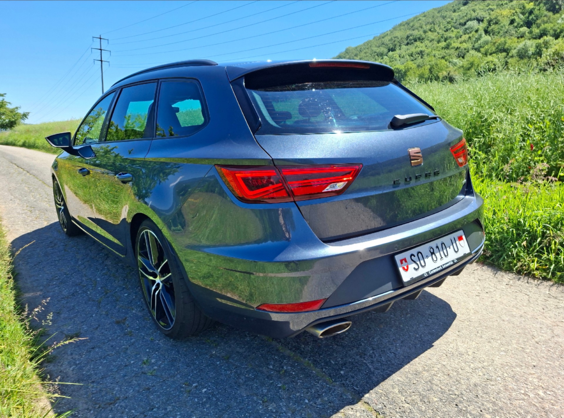 SEAT Leon ST 2.0 TSI Cupra 300 4 Drive DSG-image-6