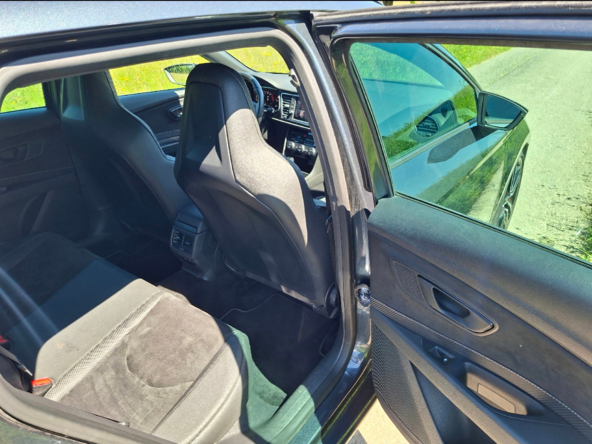 SEAT Leon ST 2.0 TSI Cupra 300 4 Drive DSG-image-14