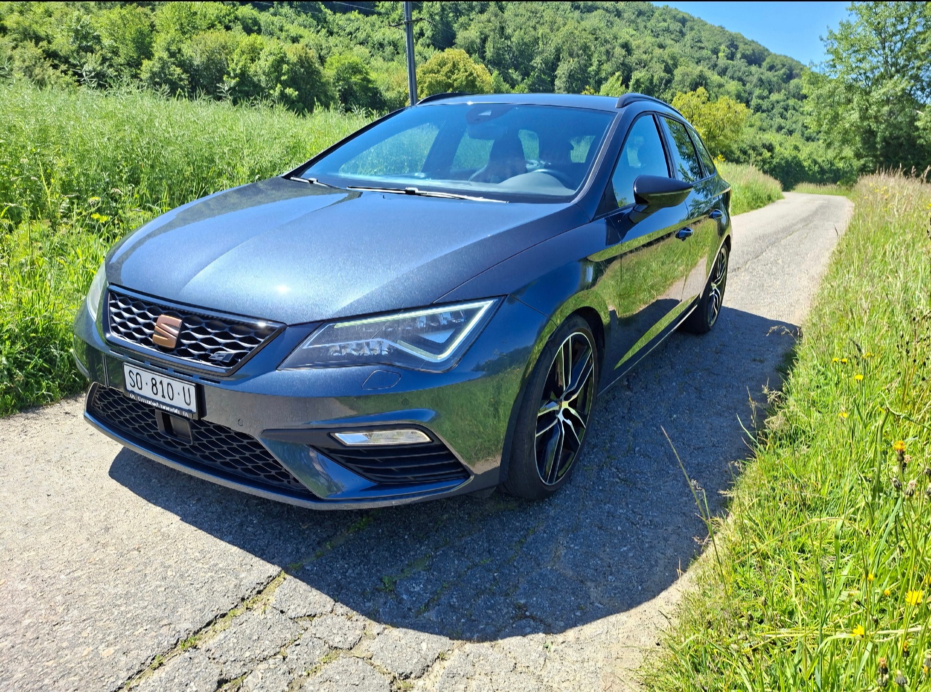 SEAT Leon ST 2.0 TSI Cupra 300 4 Drive DSG-image-0