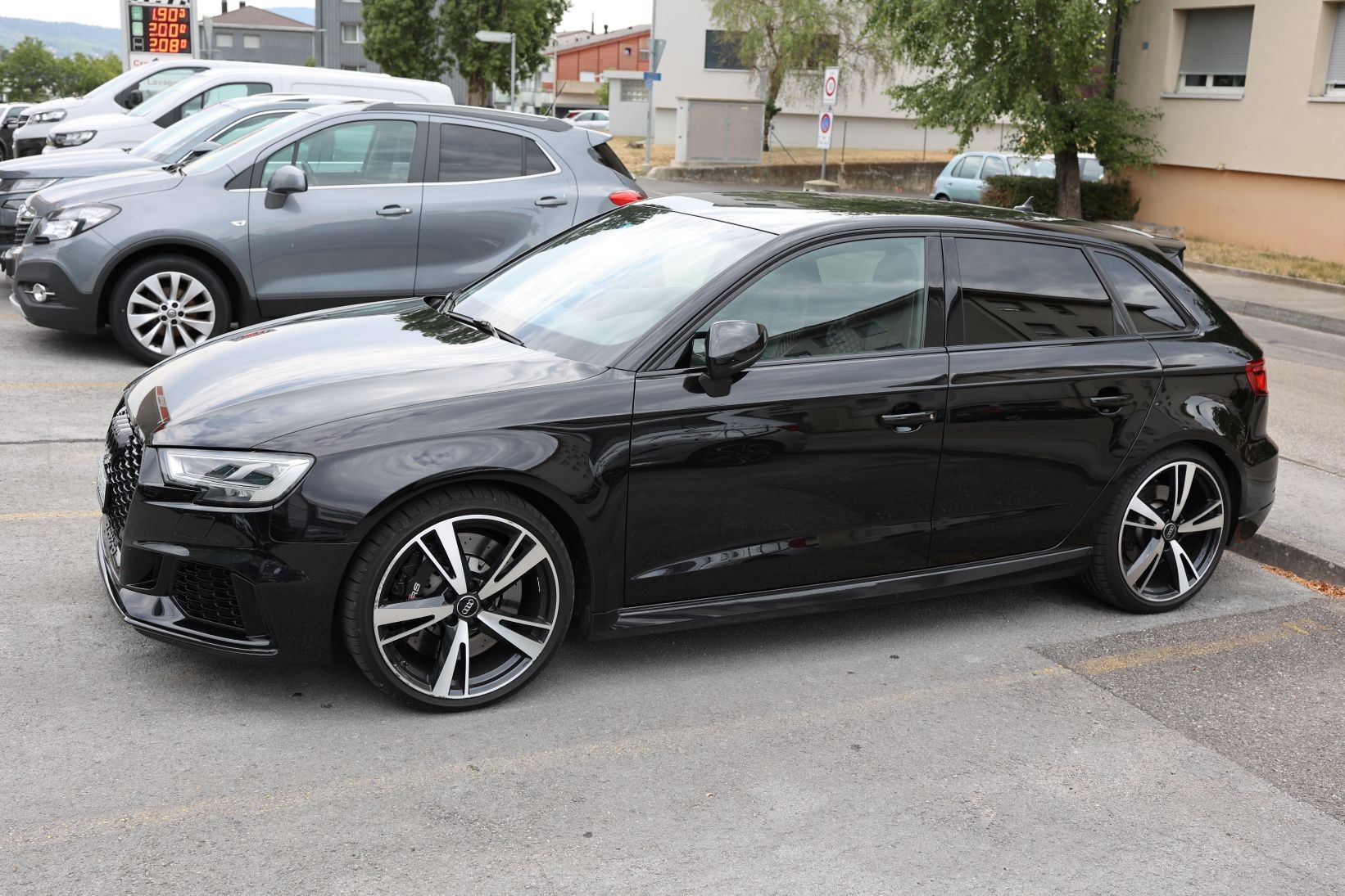AUDI RS3 Sportback 2.5 TSI quattro S-tronic-image-4