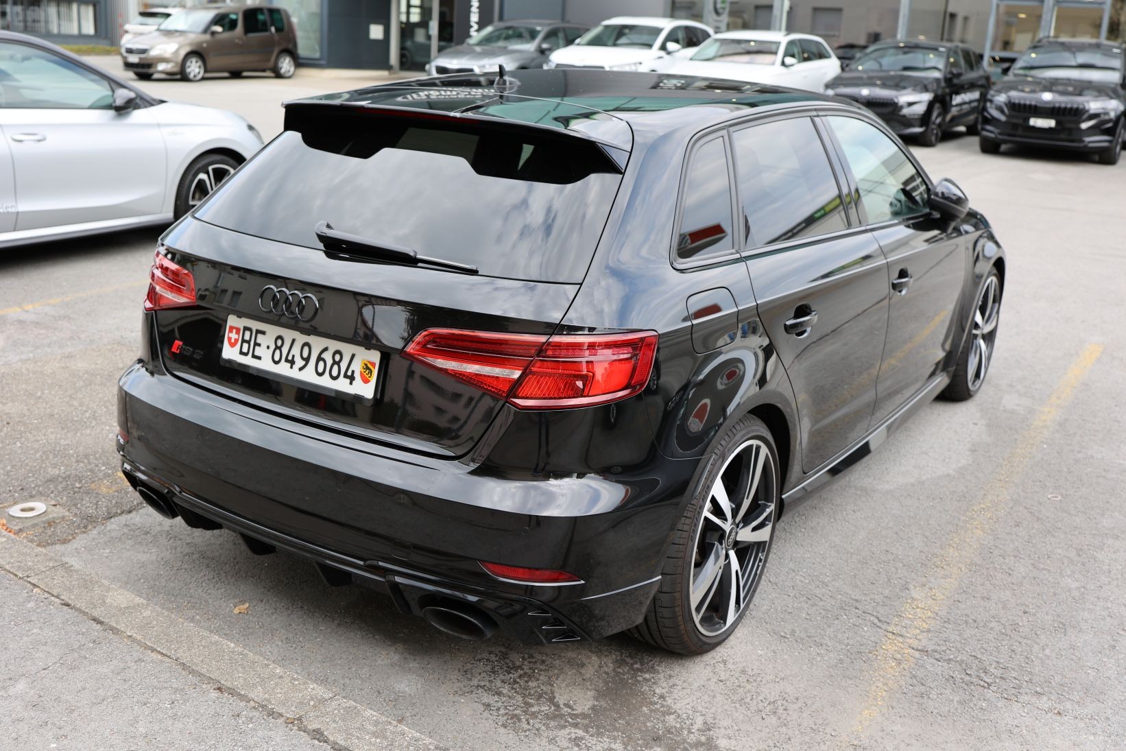 AUDI RS3 Sportback 2.5 TSI quattro S-tronic-image-2