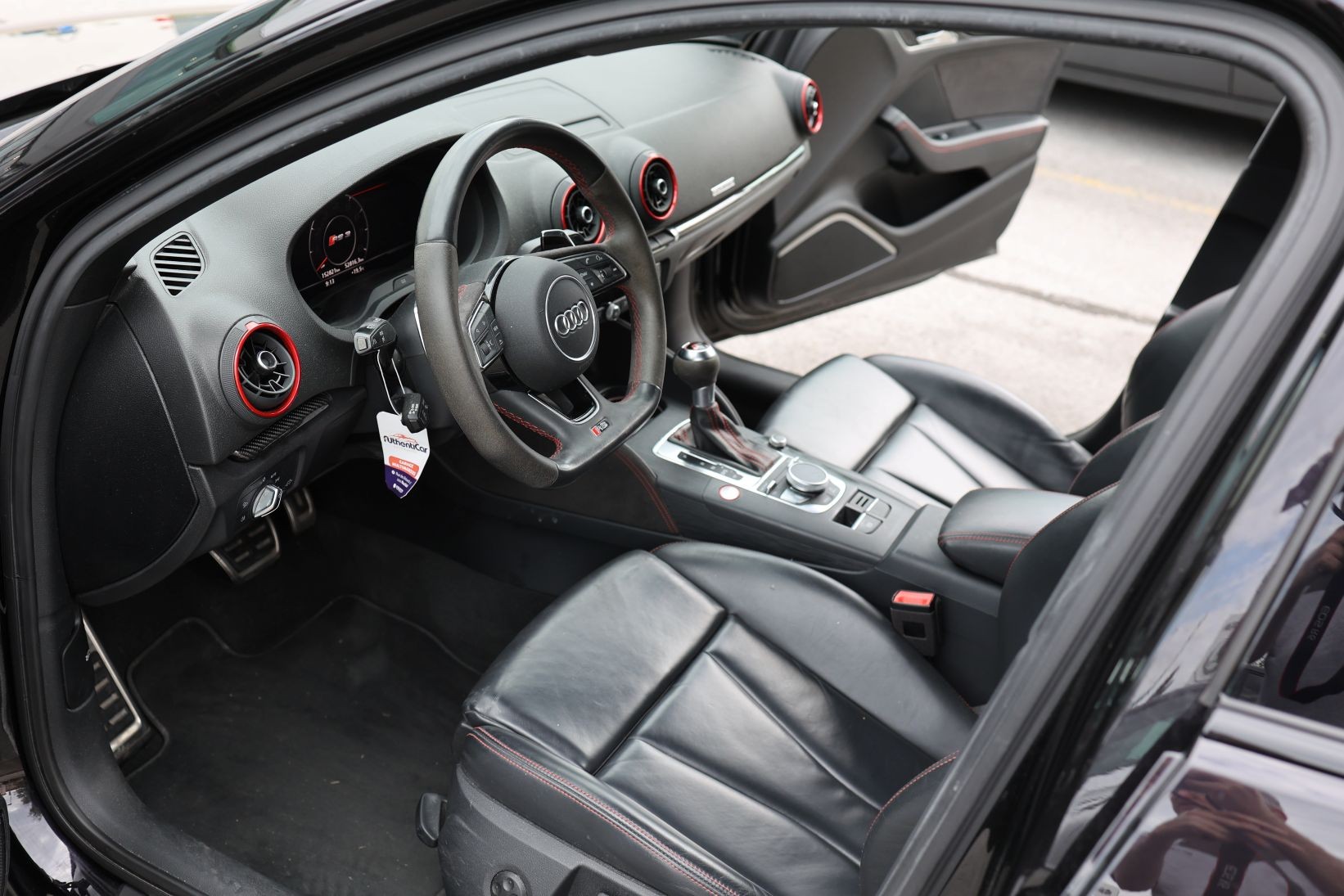 AUDI RS3 Sportback 2.5 TSI quattro S-tronic-image-11