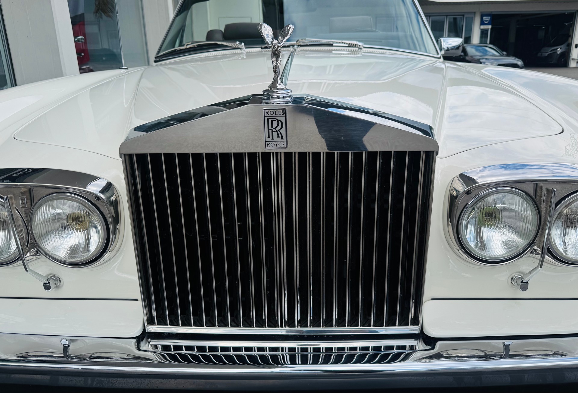 ROLLS-ROYCE Corniche Cabrio-image-10