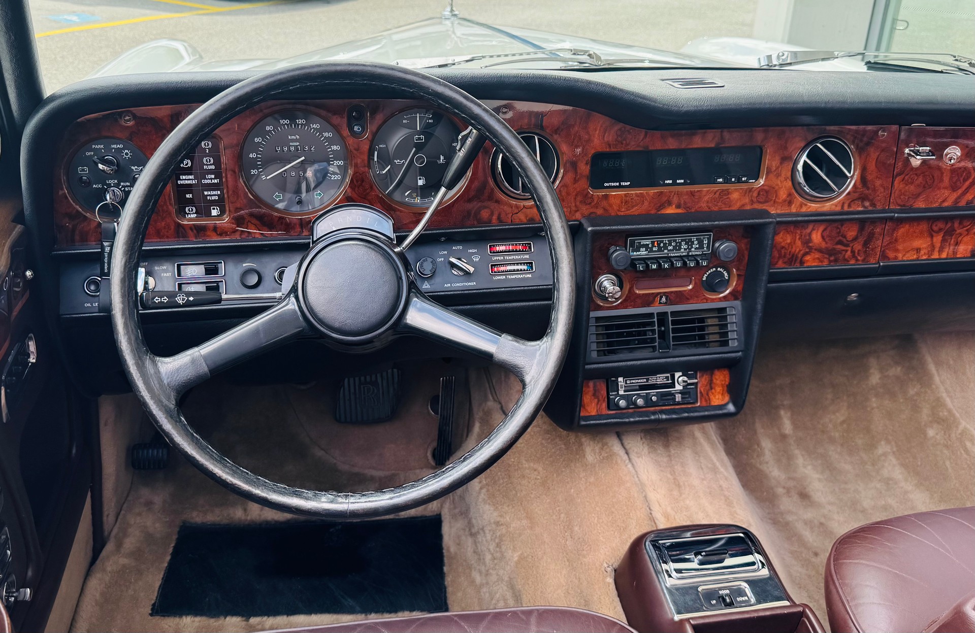 ROLLS-ROYCE Corniche Cabrio-image-22