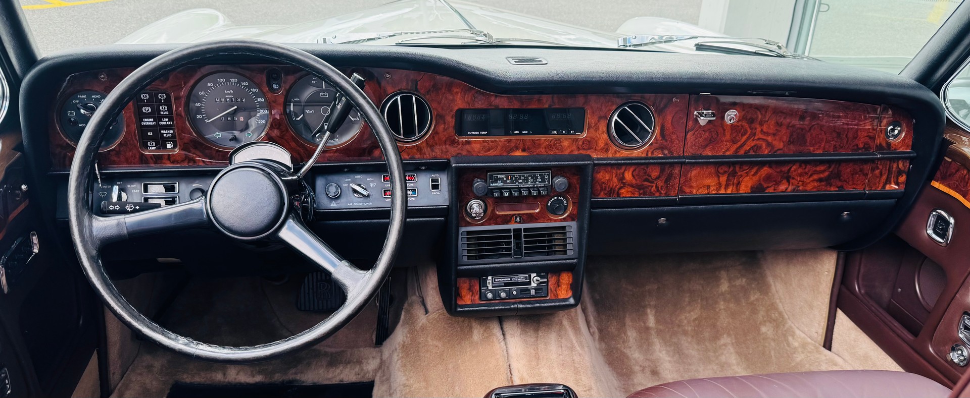 ROLLS-ROYCE Corniche Cabrio-image-21