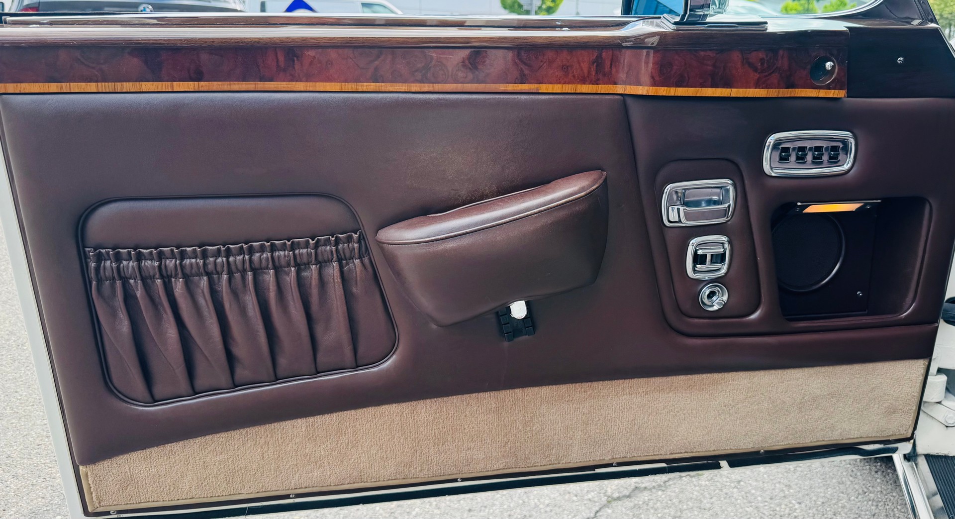 ROLLS-ROYCE Corniche Cabrio-image-19