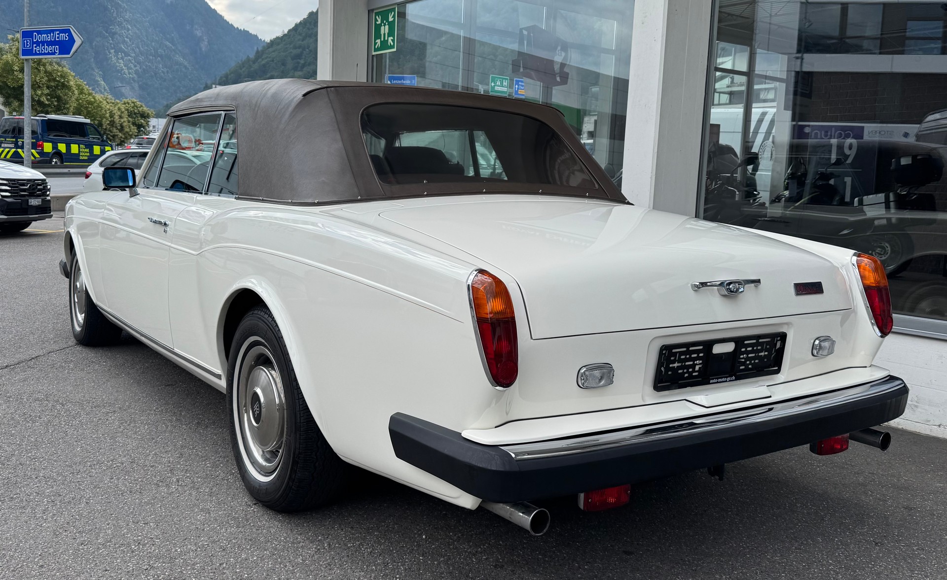 ROLLS-ROYCE Corniche Cabrio-image-5