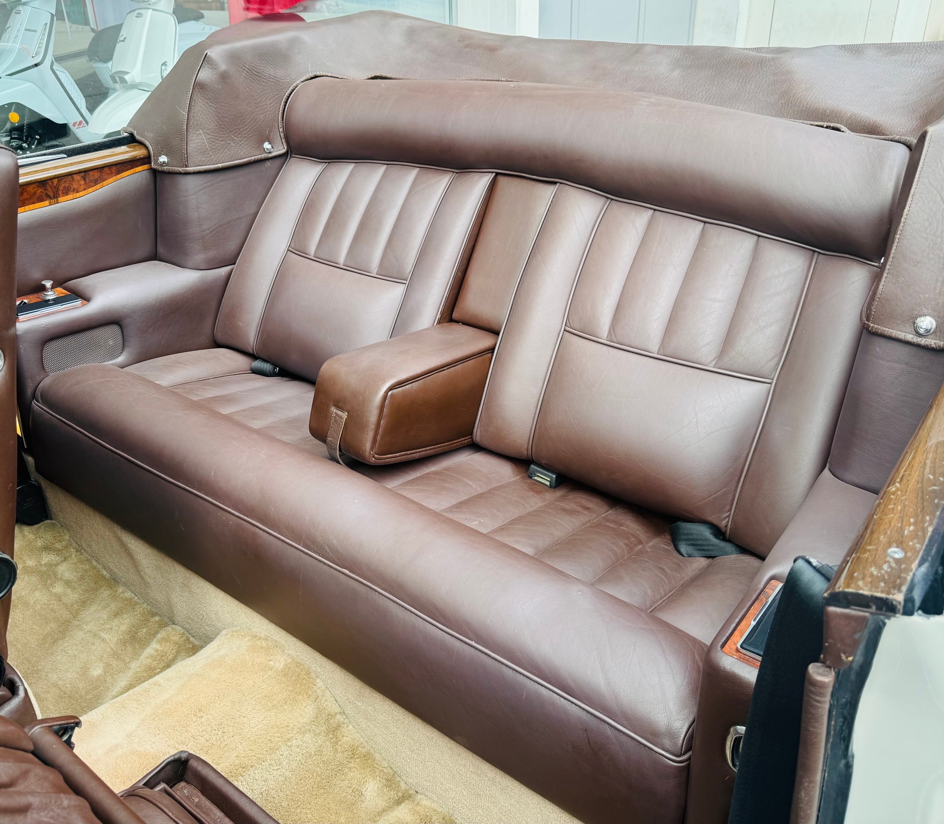 ROLLS-ROYCE Corniche Cabrio-image-15