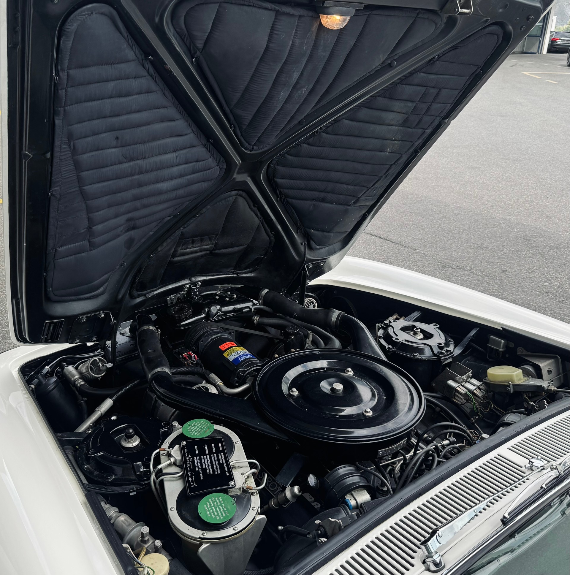 ROLLS-ROYCE Corniche Cabrio-image-27