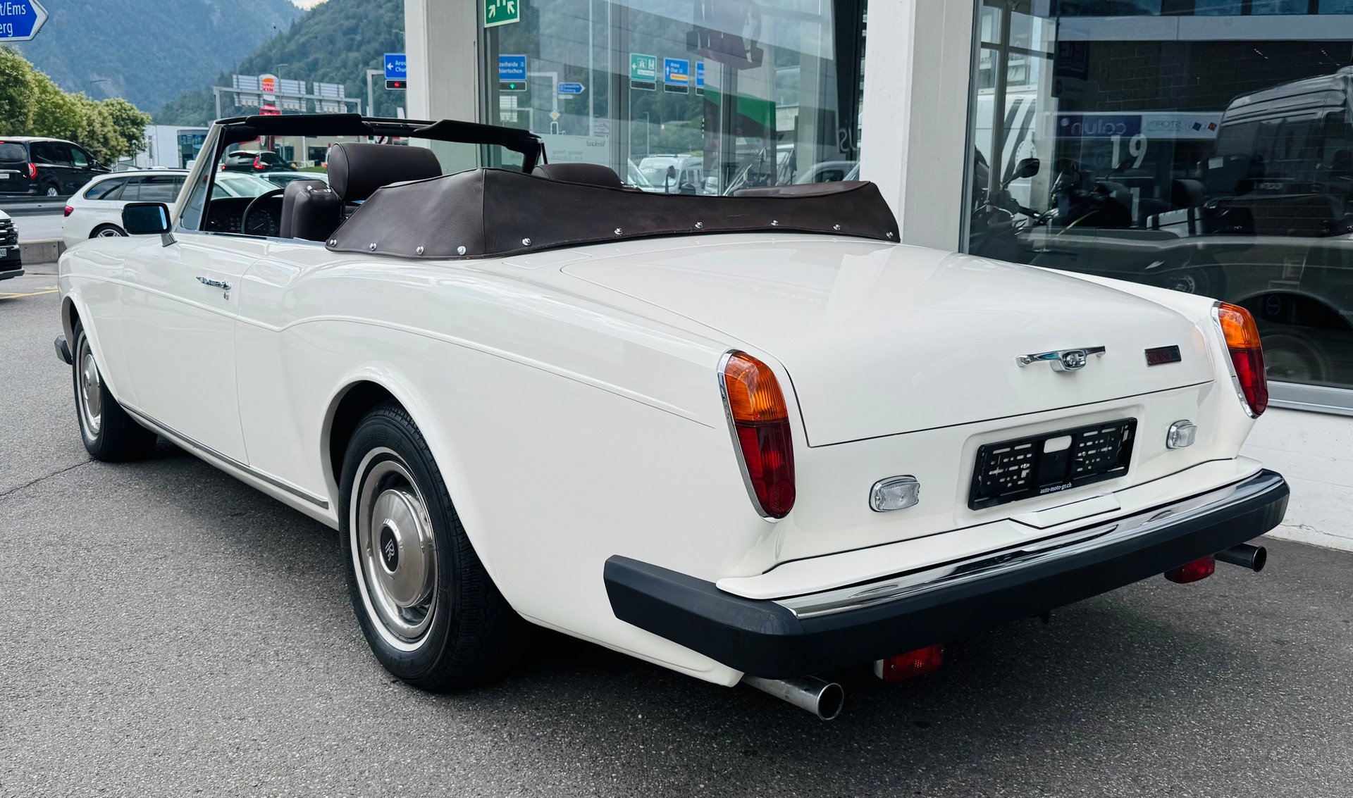ROLLS-ROYCE Corniche Cabrio-image-7