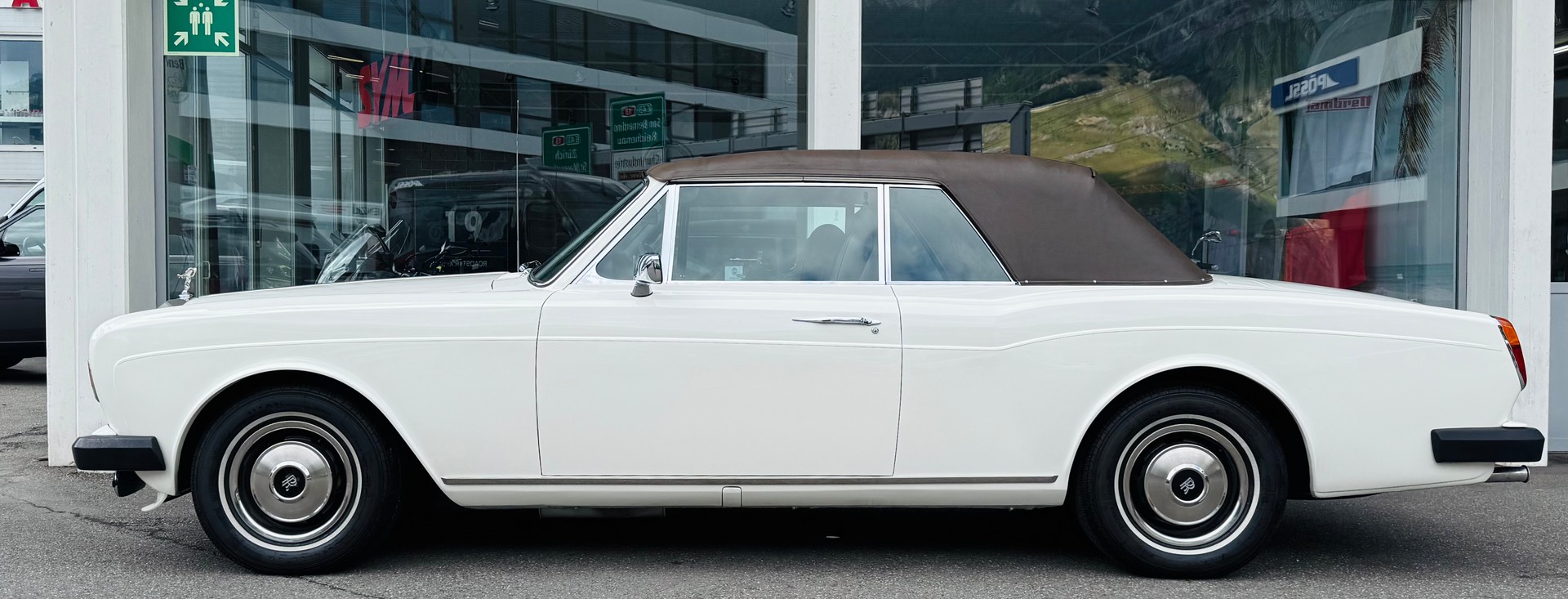 ROLLS-ROYCE Corniche Cabrio-image-4