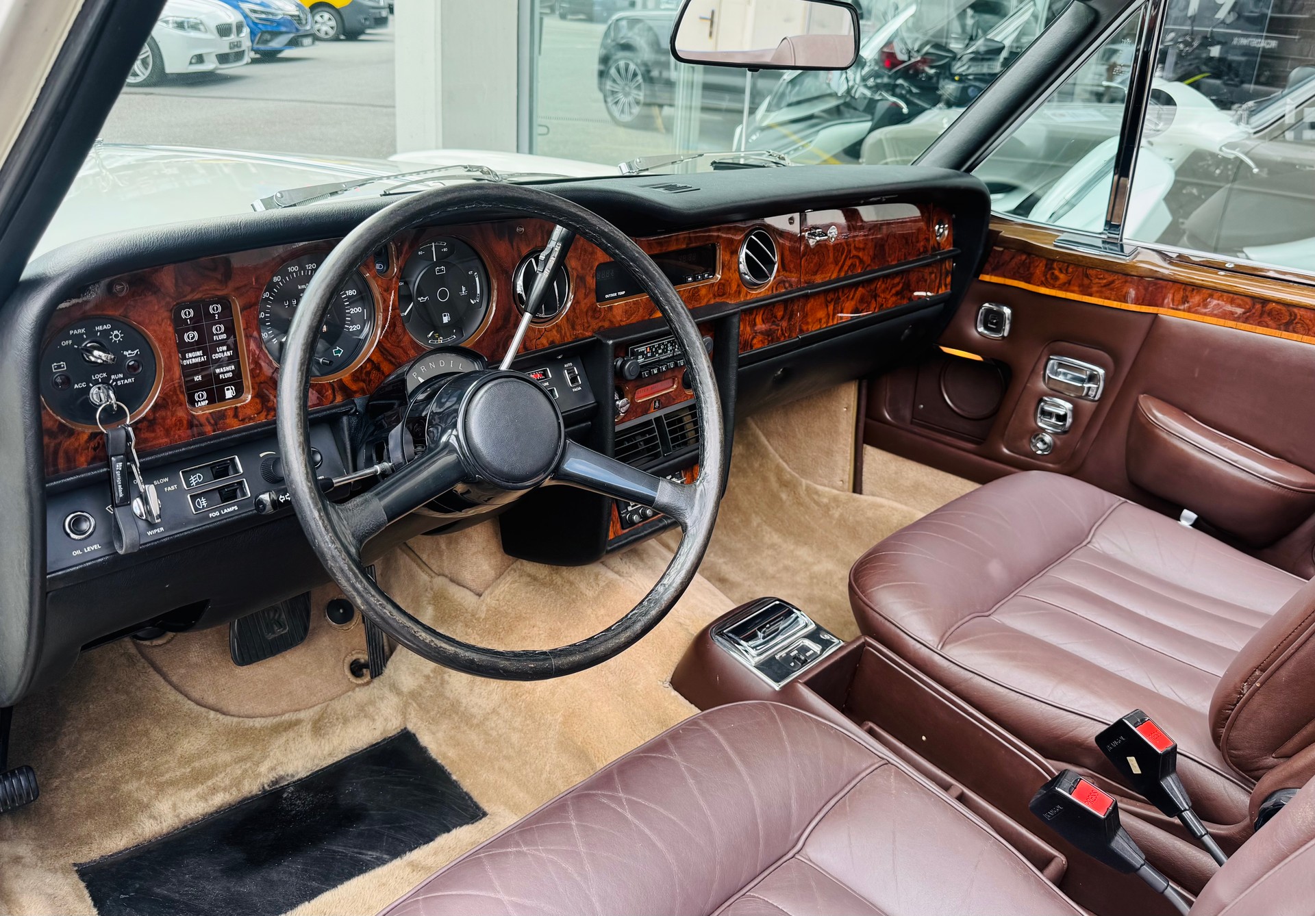 ROLLS-ROYCE Corniche Cabrio-image-13
