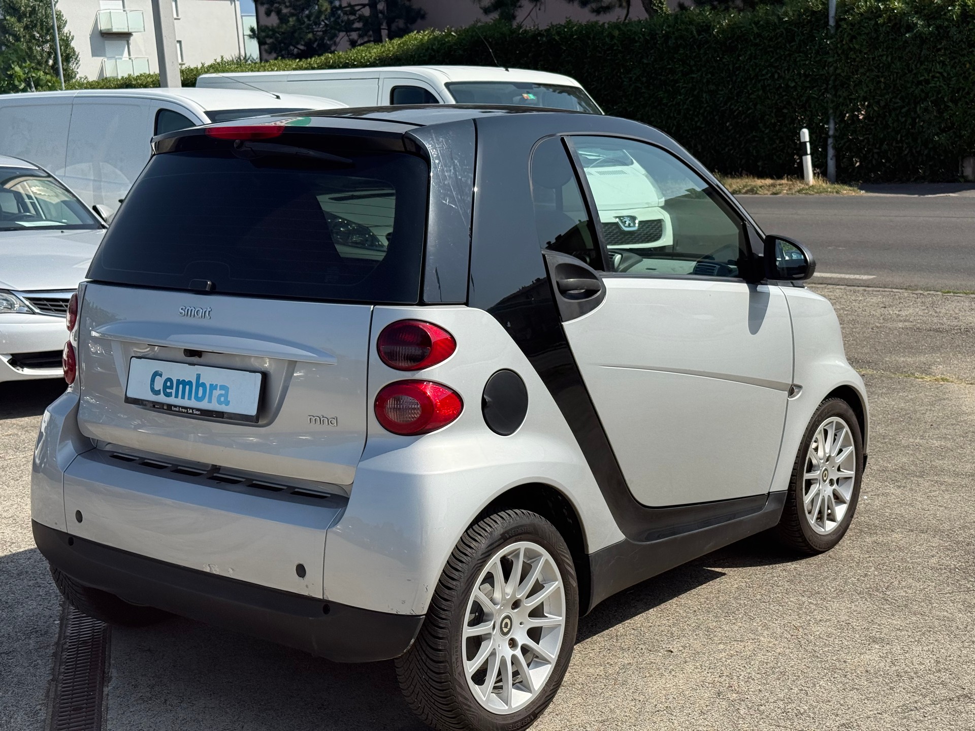SMART fortwo black & white limited mhd softouch-image-4