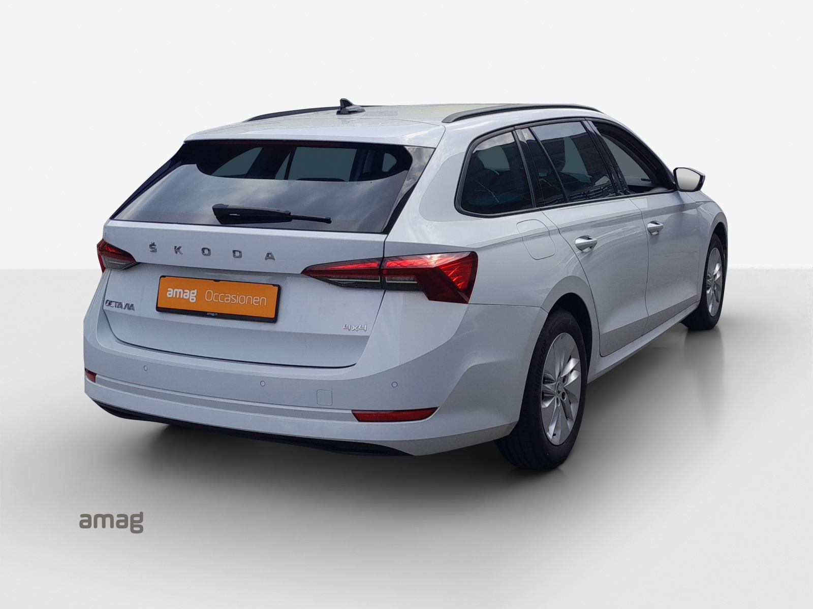 SKODA Octavia Combi 2.0 TDI DSG Ambition 4x4-image-4