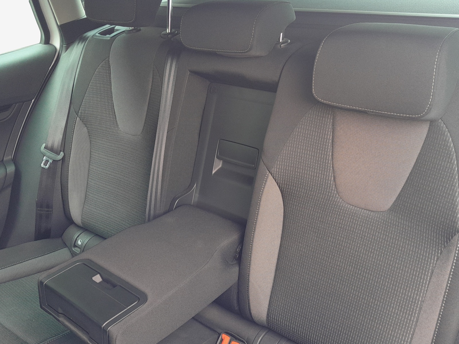 SKODA Octavia Combi 2.0 TDI DSG Ambition 4x4-image-11