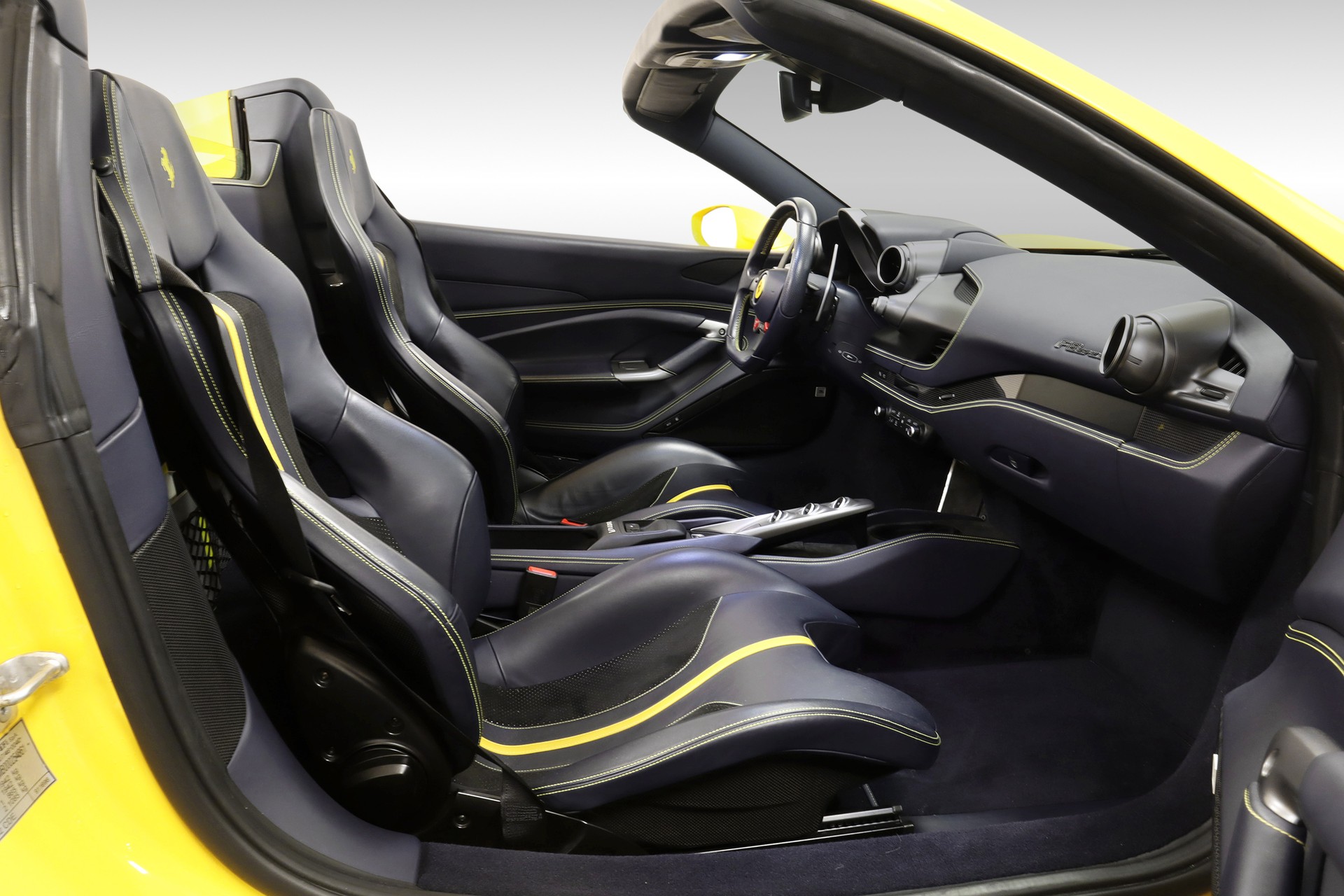 FERRARI F8 Spider-image-10