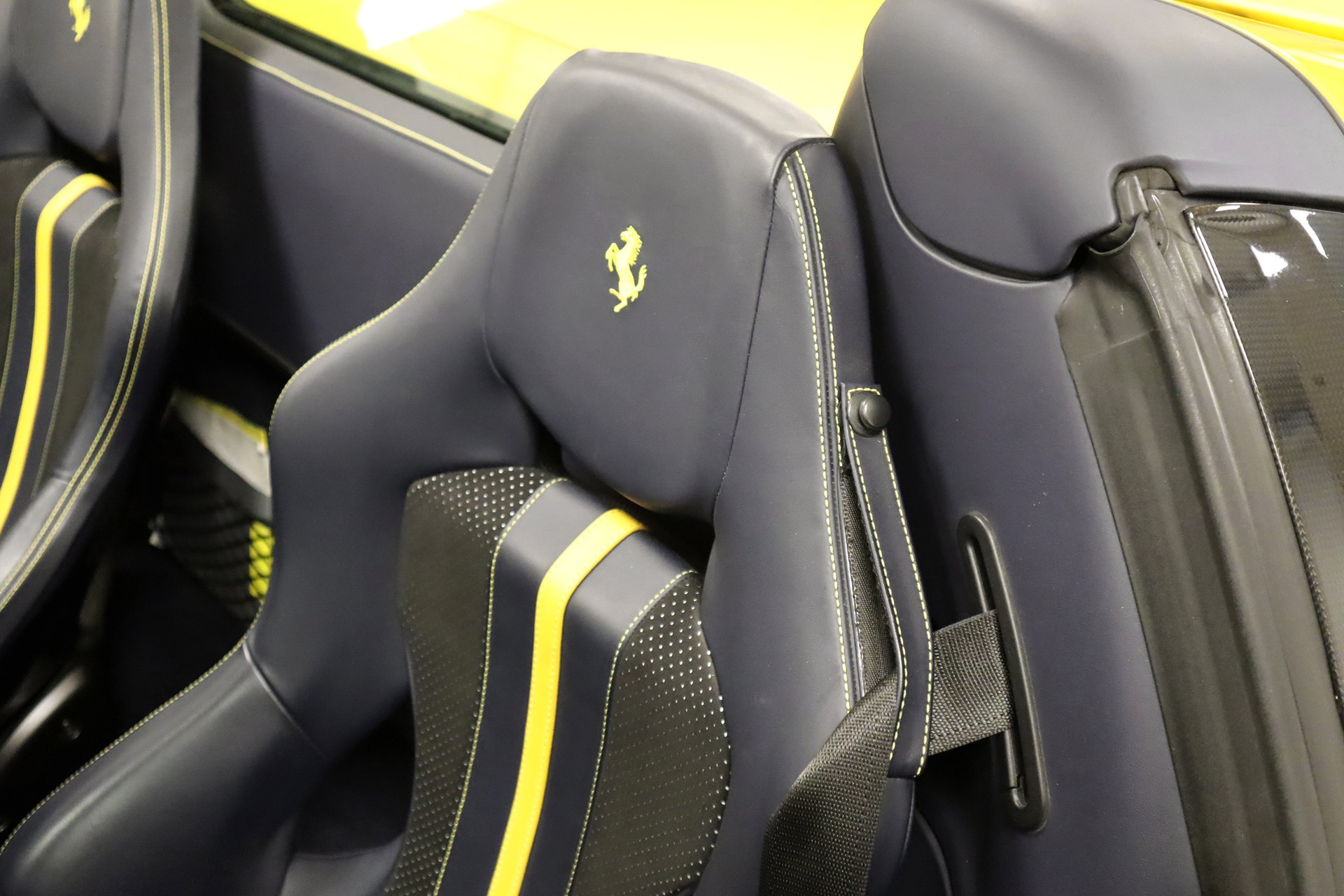 FERRARI F8 Spider-image-18