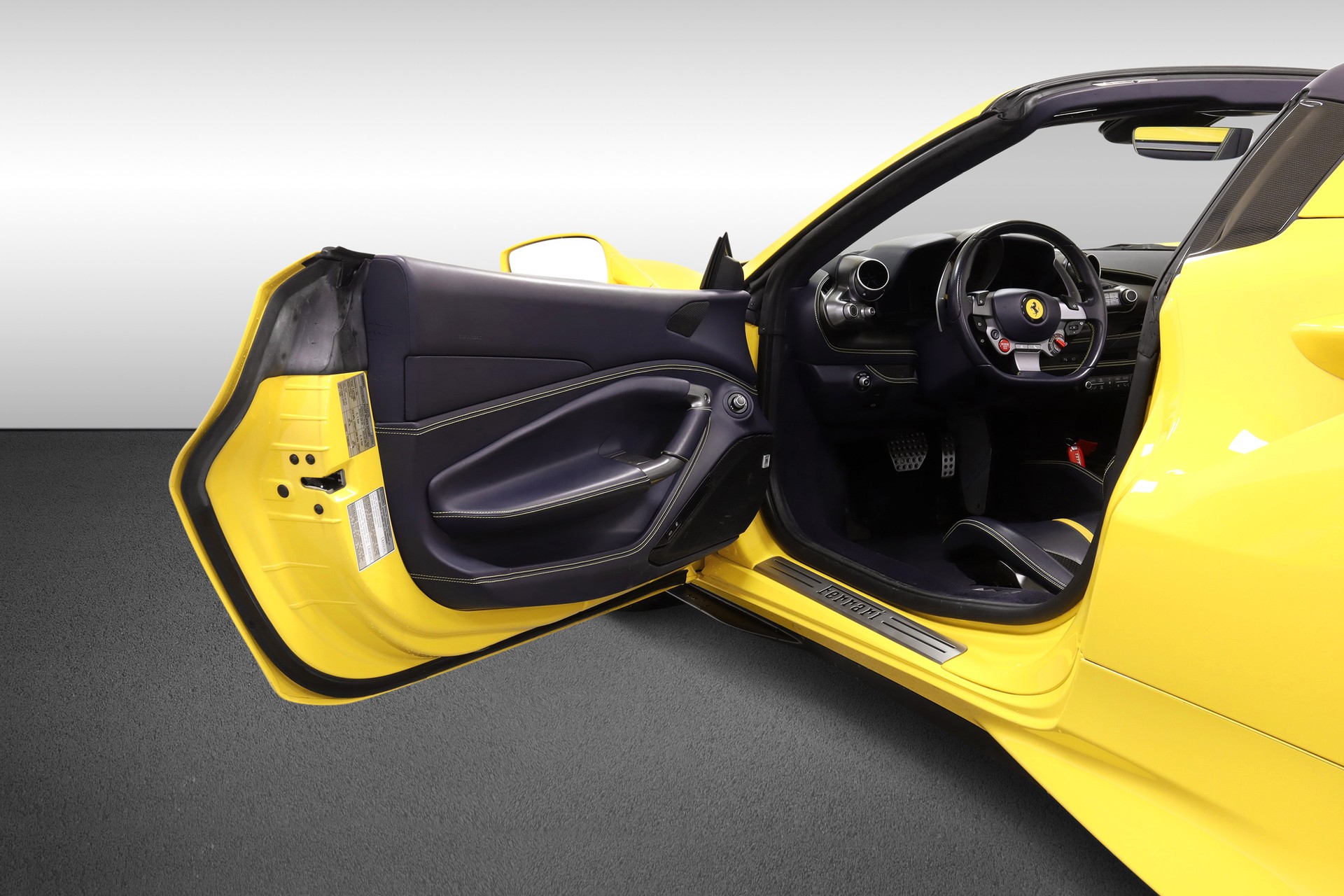 FERRARI F8 Spider-image-8