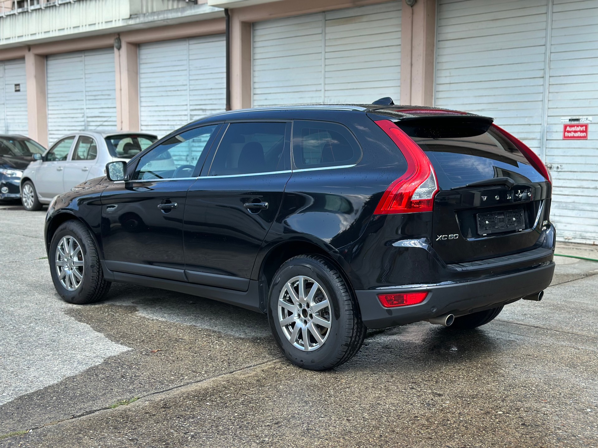 VOLVO XC60 D3 AWD Momentum Geartronic-image-3