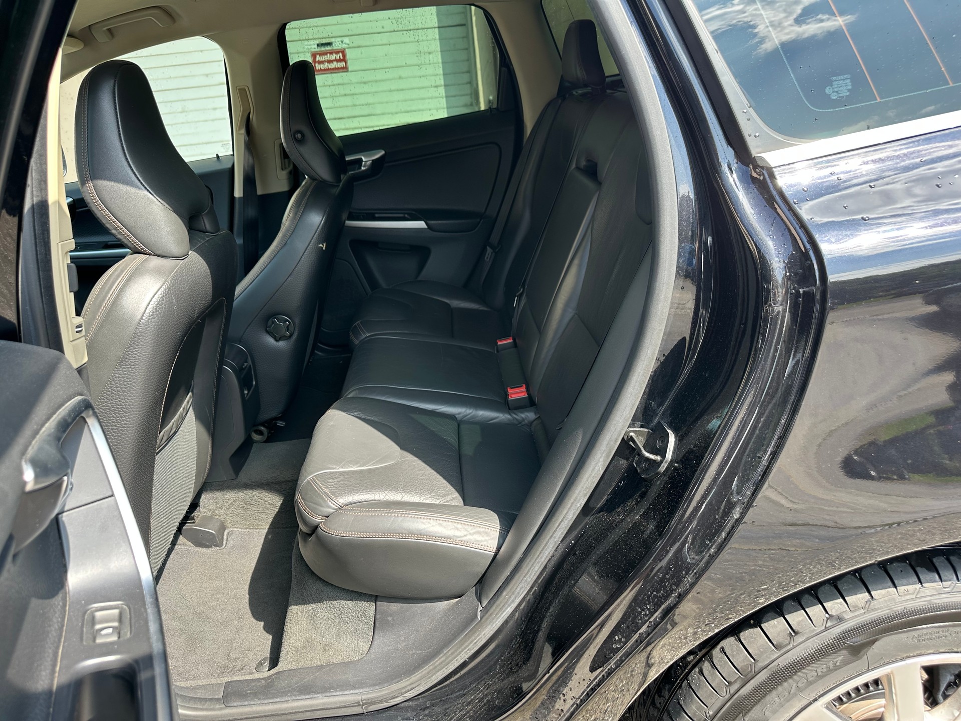 VOLVO XC60 D3 AWD Momentum Geartronic-image-8
