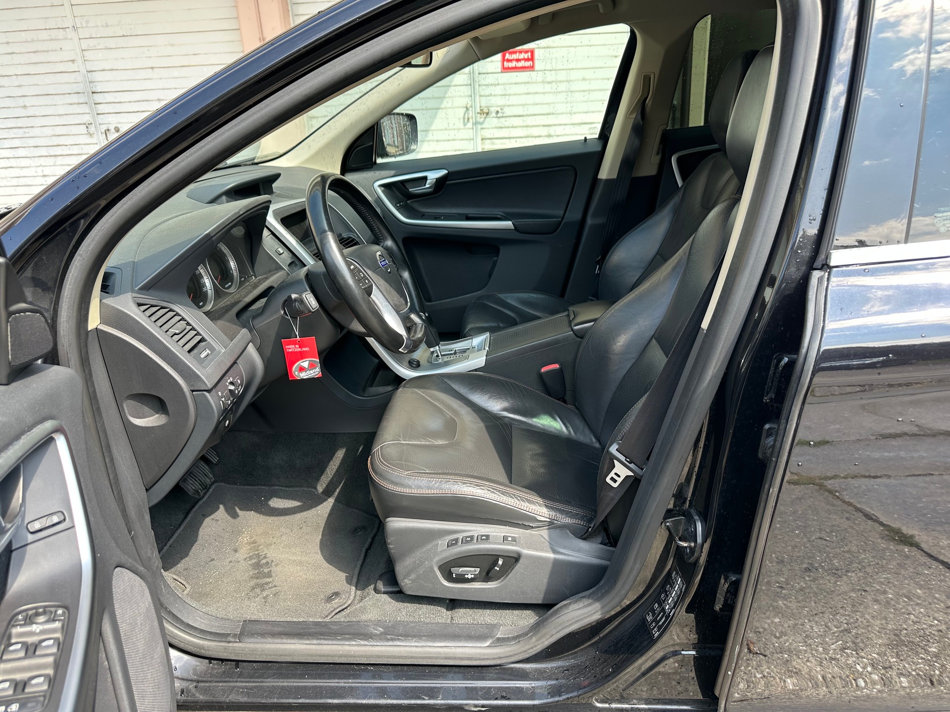 VOLVO XC60 D3 AWD Momentum Geartronic-image-10