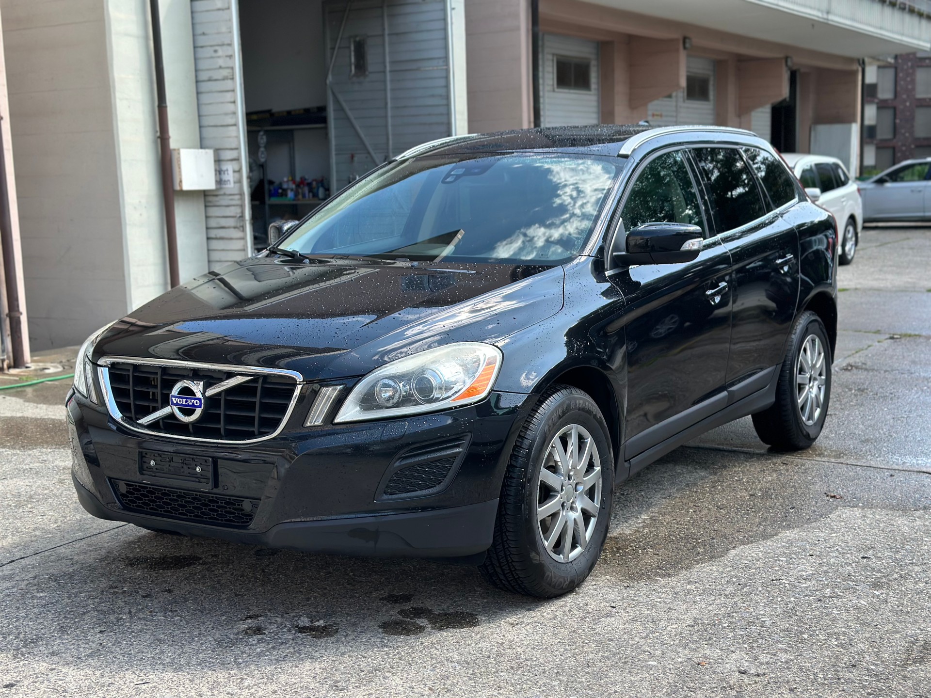 VOLVO XC60 D3 AWD Momentum Geartronic-image-4