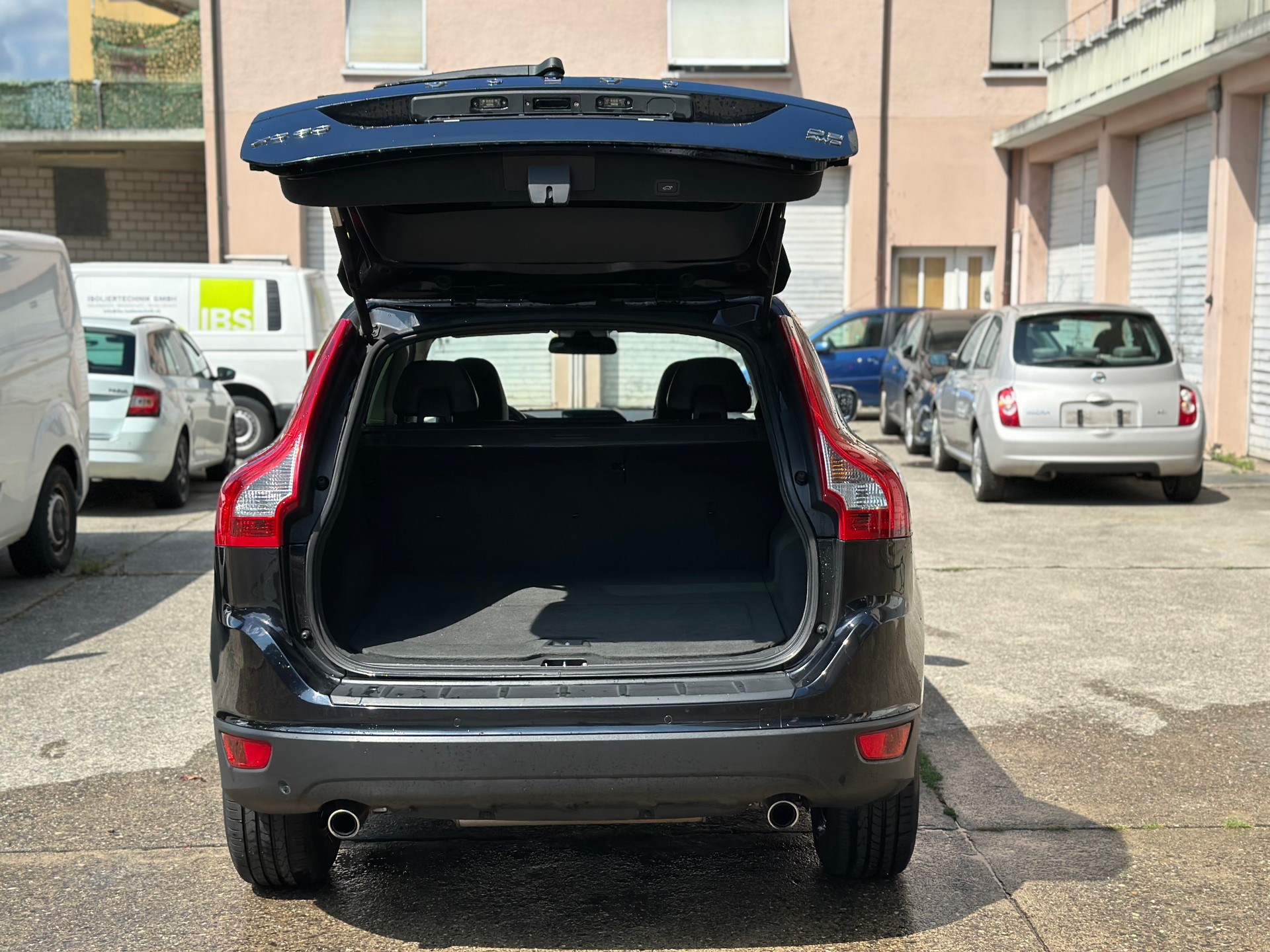 VOLVO XC60 D3 AWD Momentum Geartronic-image-5
