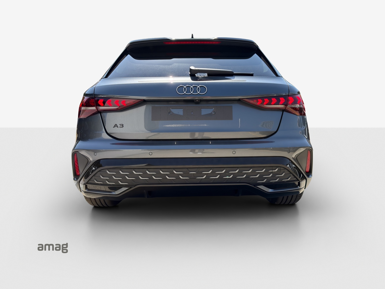 AUDI A3 Sportback TFSI 110 kW S line Attraction S tronic-image-3