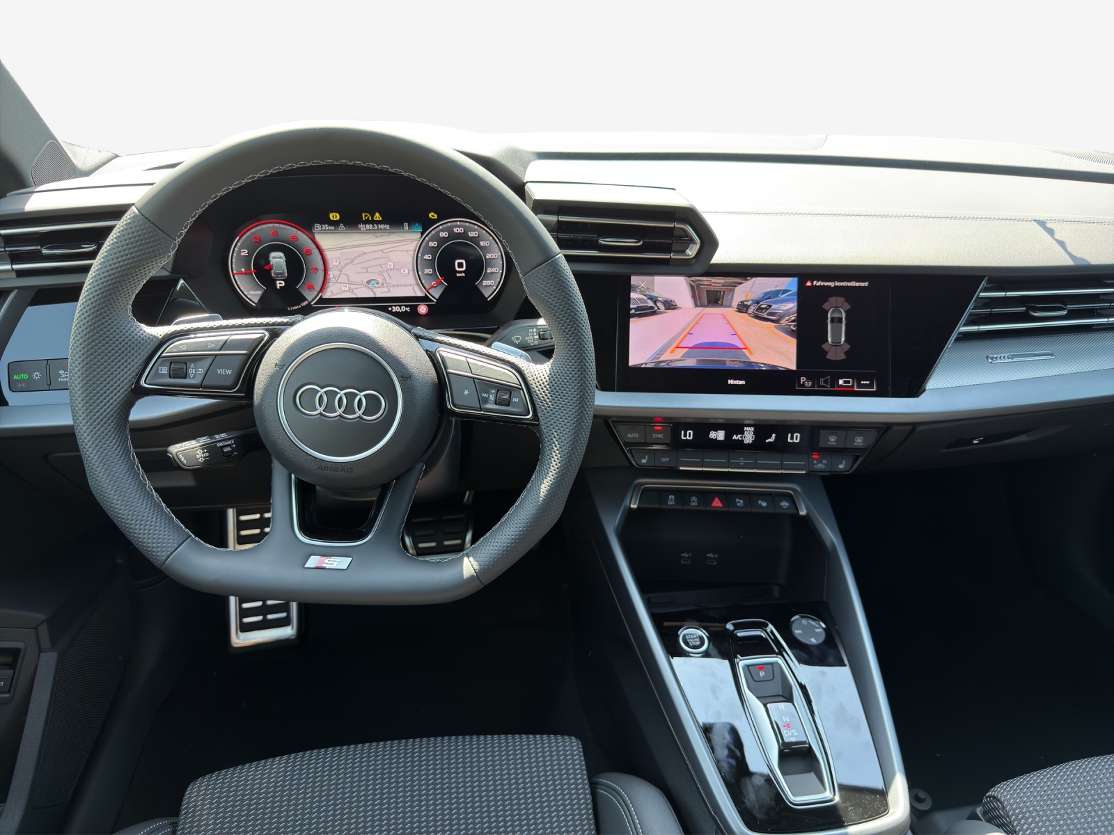 AUDI A3 Sportback TFSI 110 kW S line Attraction S tronic-image-8