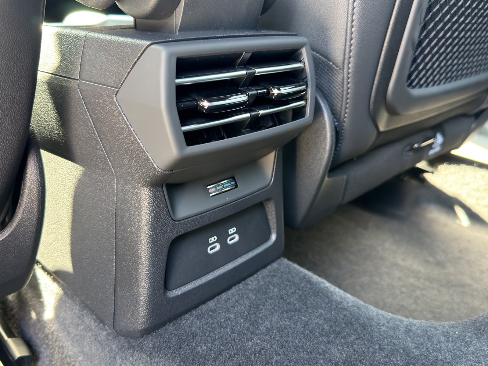 AUDI A3 Sportback TFSI 110 kW S line Attraction S tronic-image-15