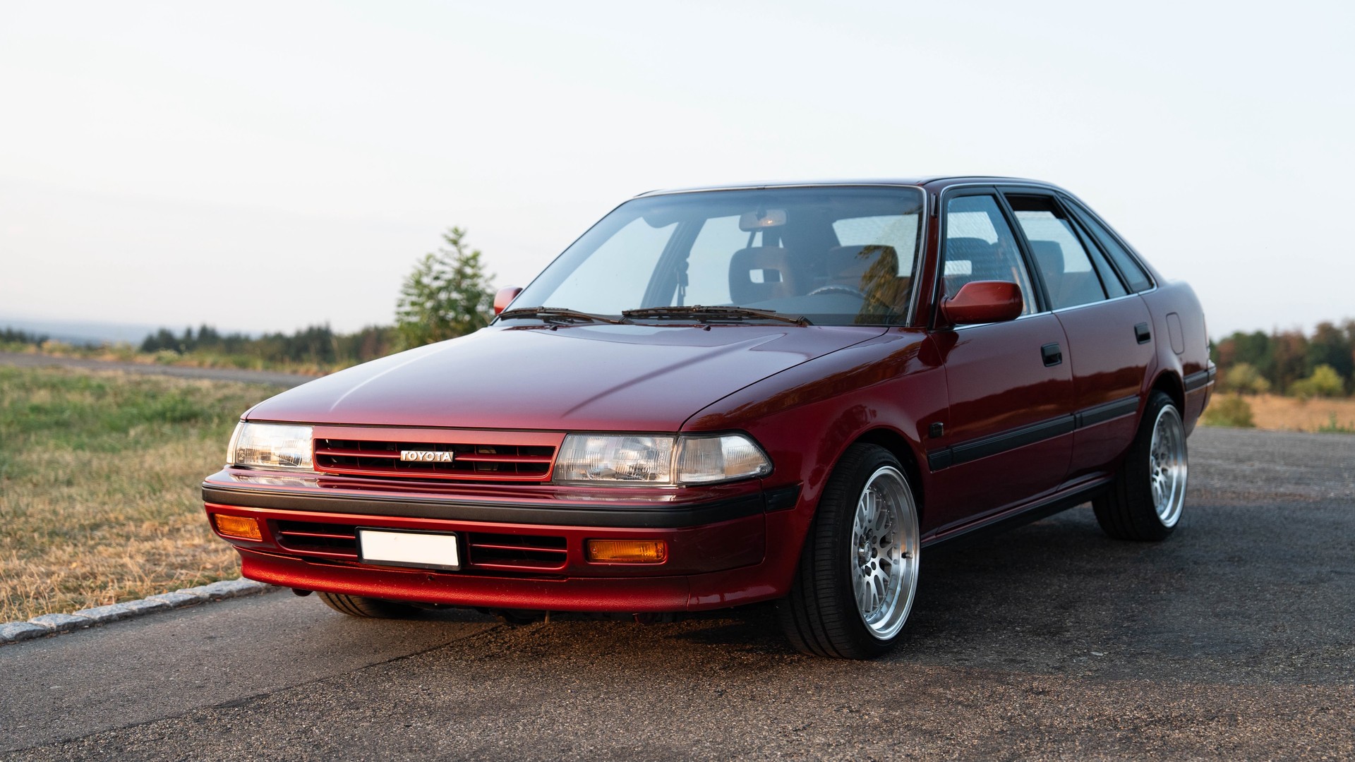 TOYOTA Carina 2000 GLi-image-0