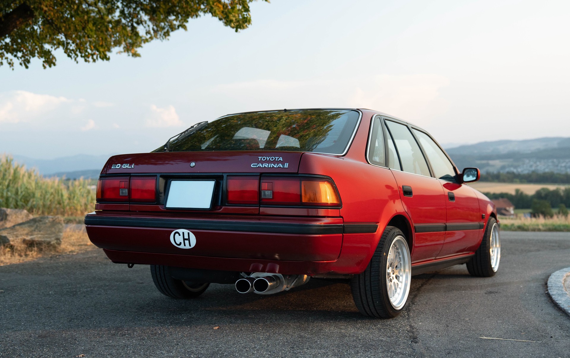 TOYOTA Carina 2000 GLi-image-3