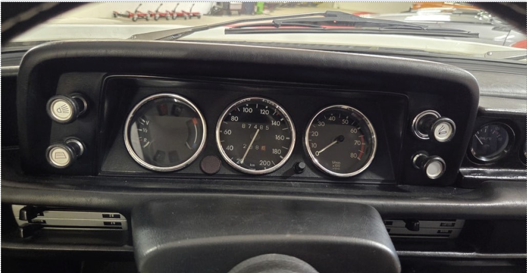 BMW 2002 Automatik Weiss E10-image-3