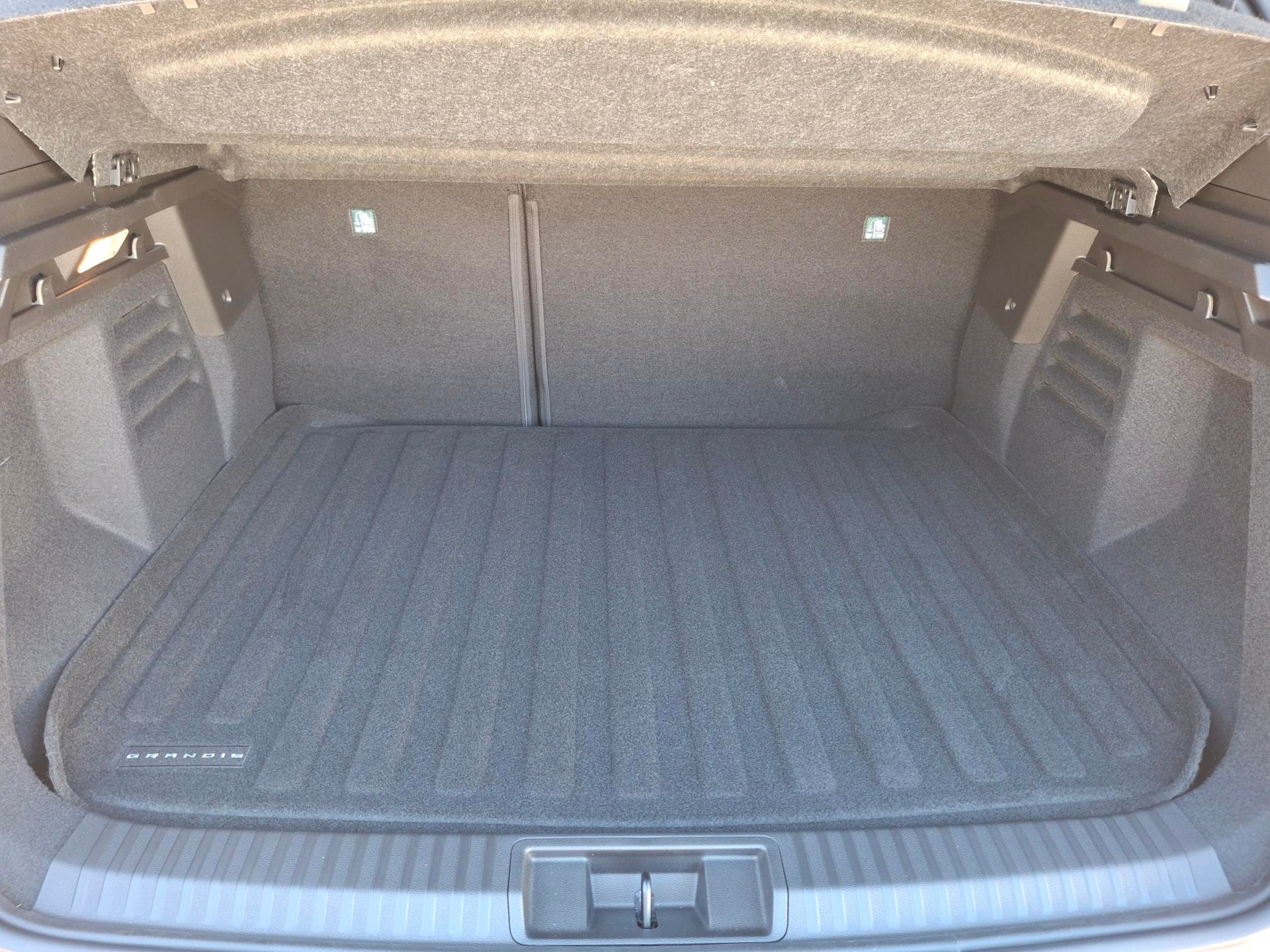 MITSUBISHI Grandis 1.3 MHEV Intense A-image-9