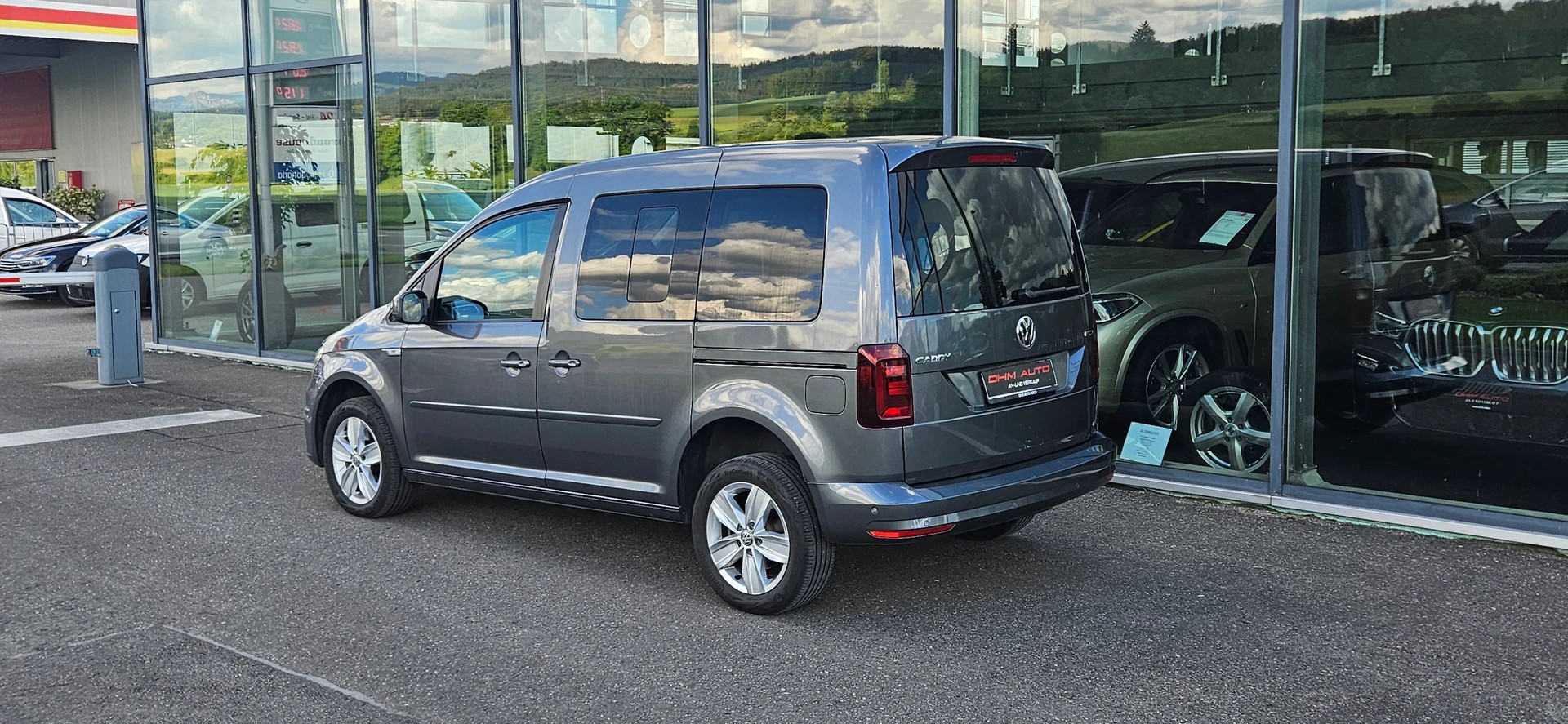 VW Caddy 2.0 TDI Trendline 4Motion DSG-image-4