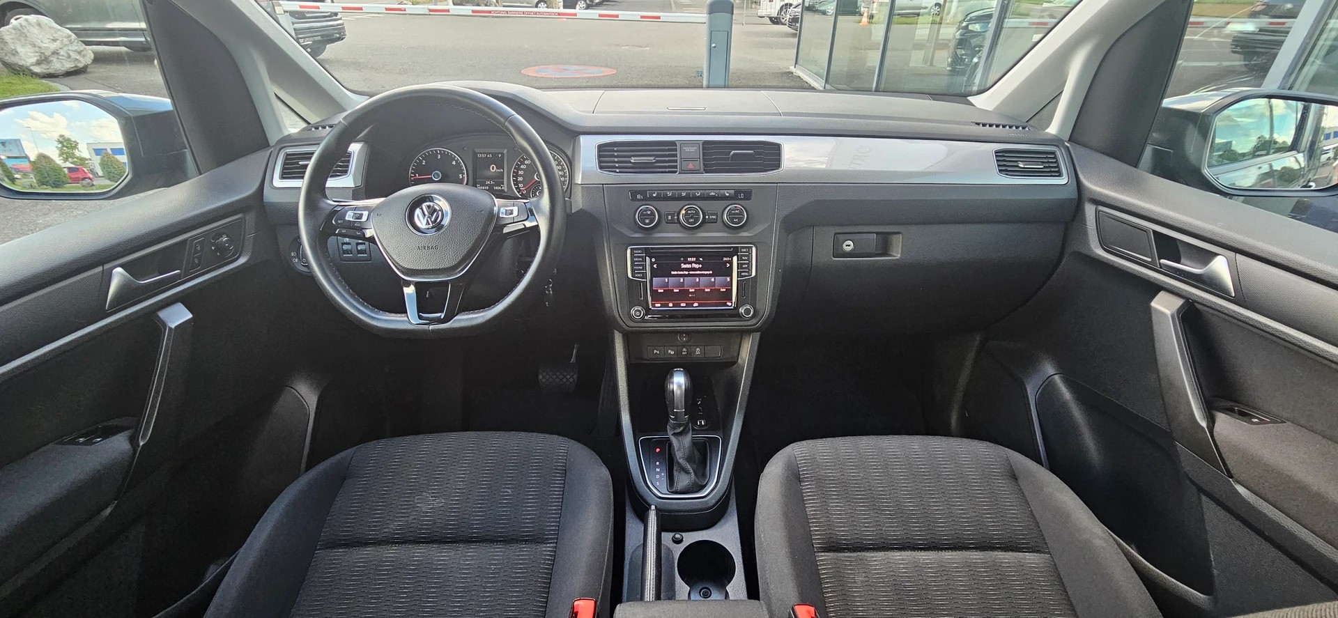 VW Caddy 2.0 TDI Trendline 4Motion DSG-image-8
